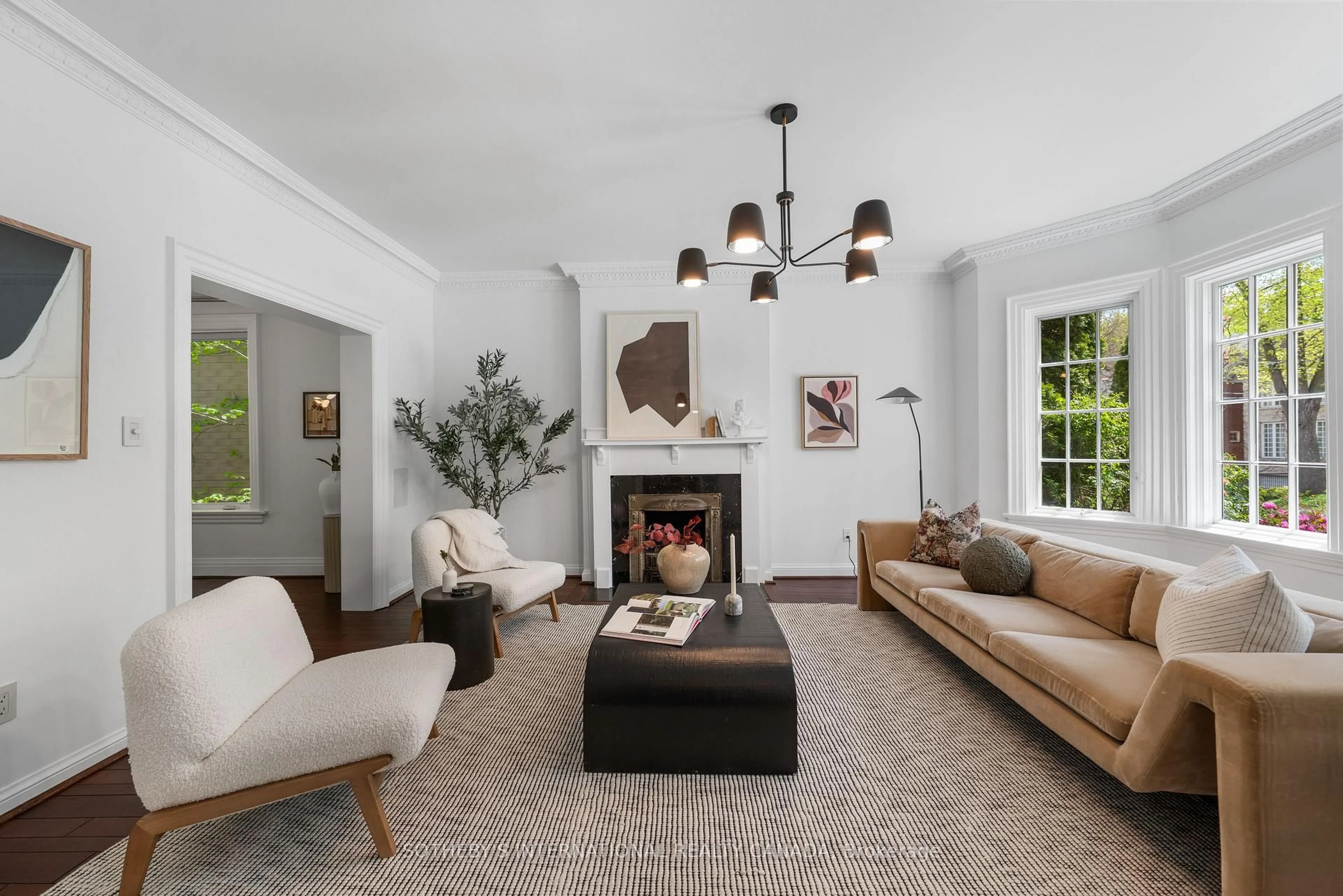 Living room with furniture, unknown for 34 Belsize Dr, Toronto Ontario M4S 1L4