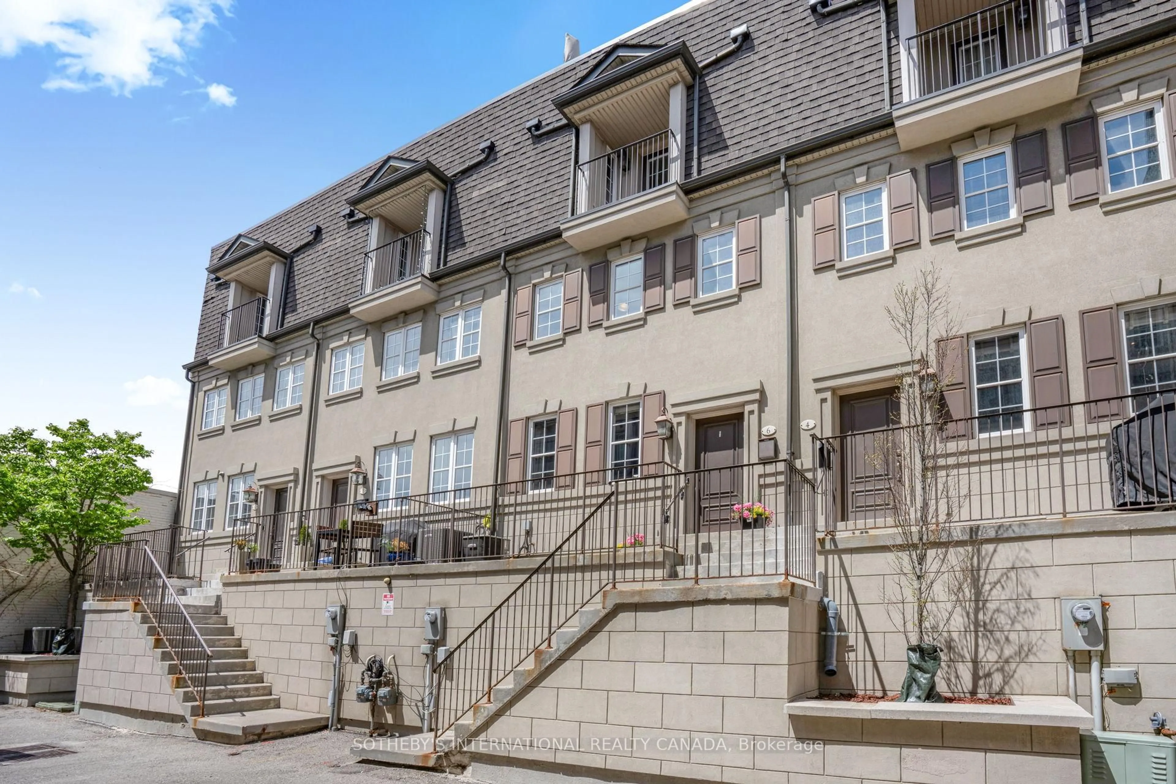 Stairs for 6 Tony Grande Lane, Toronto Ontario M6C 0A1