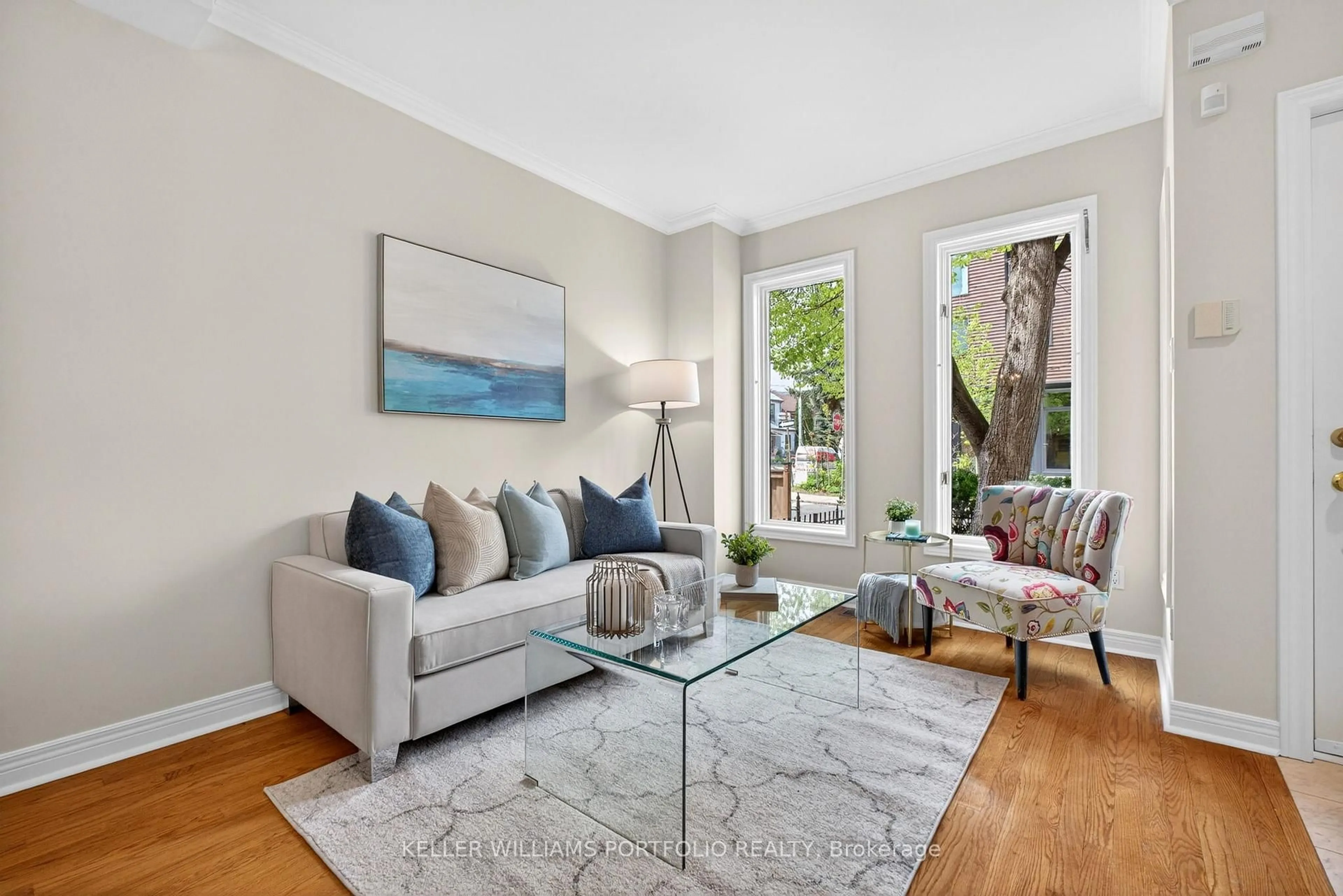 Living room with furniture, unknown for 81B Ulster St, Toronto Ontario M5S 1E9