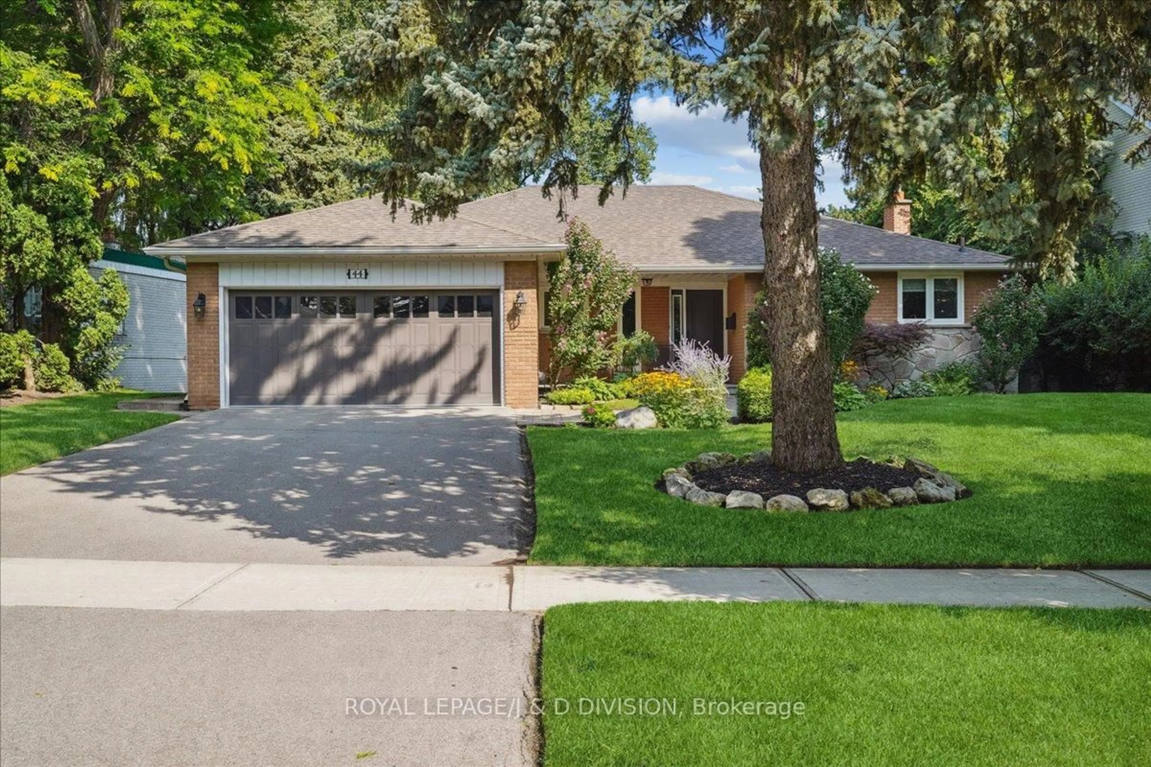 Home with brick exterior material, street for 44 George Henry Blvd, Toronto Ontario M2J 1E2