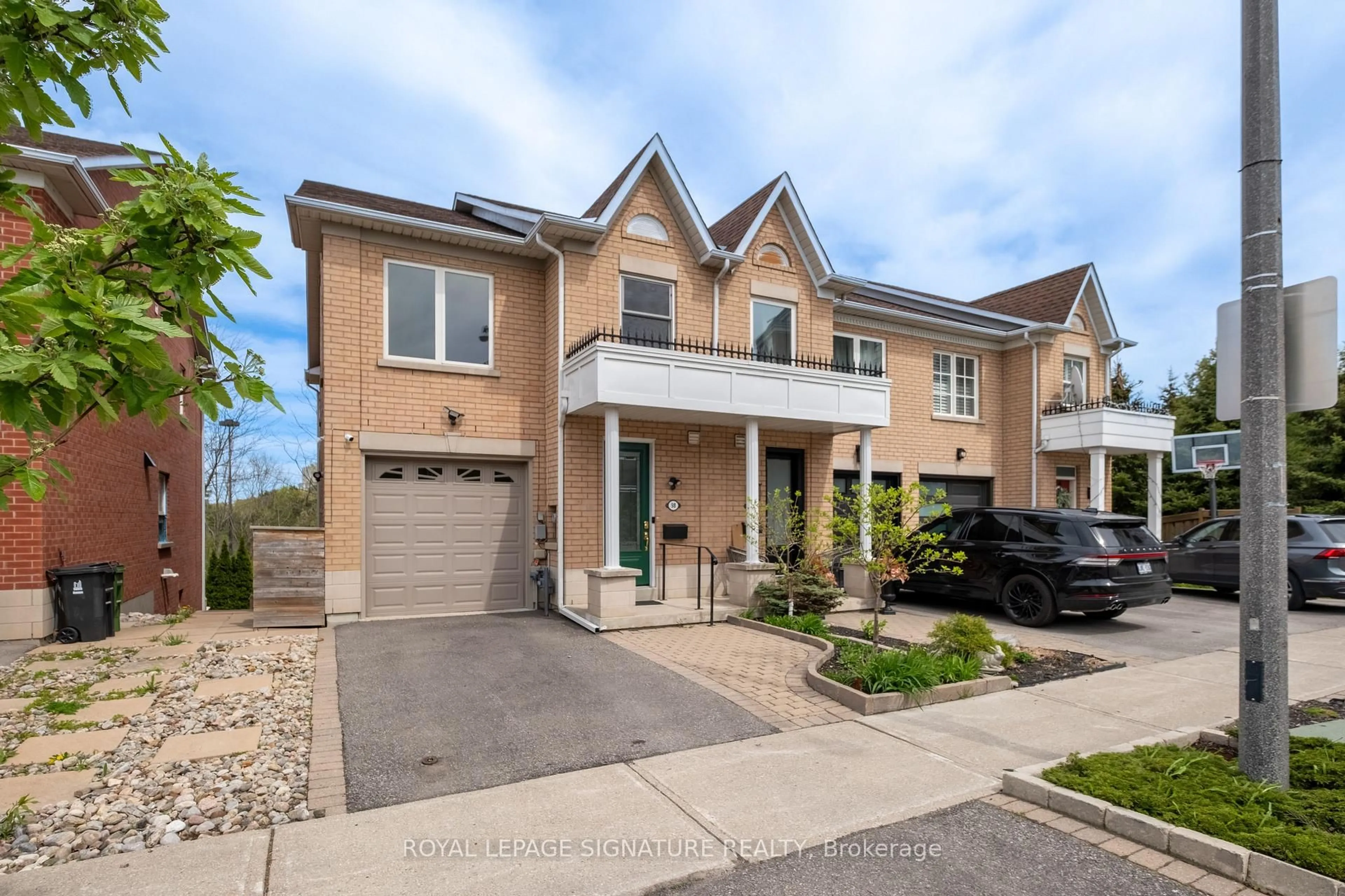 Unknown for 98 Dallimore Circ, Toronto Ontario M3C 4C5