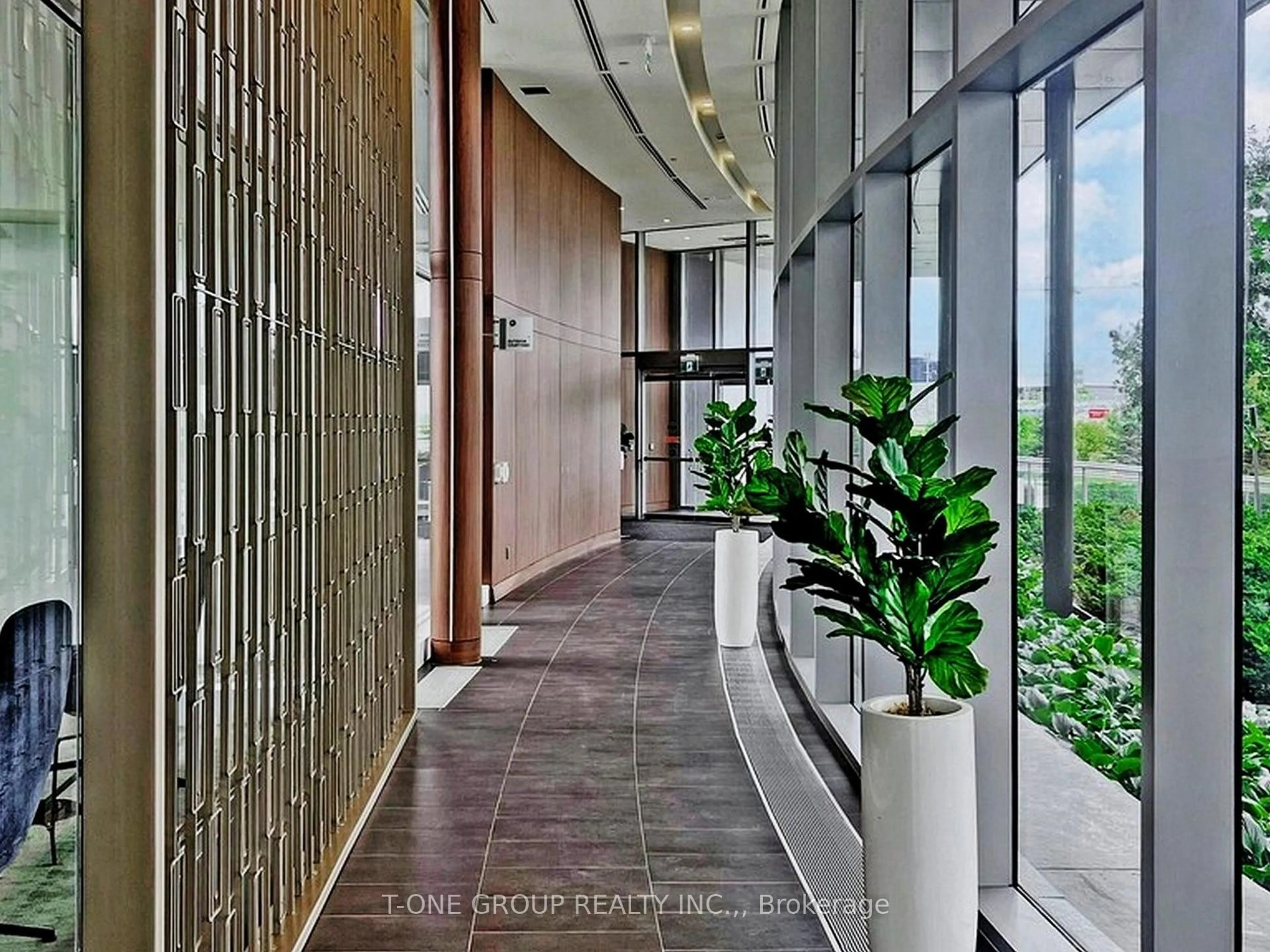 Indoor foyer for 117 Mcmahon Dr #1203, Toronto Ontario M2K 2X9