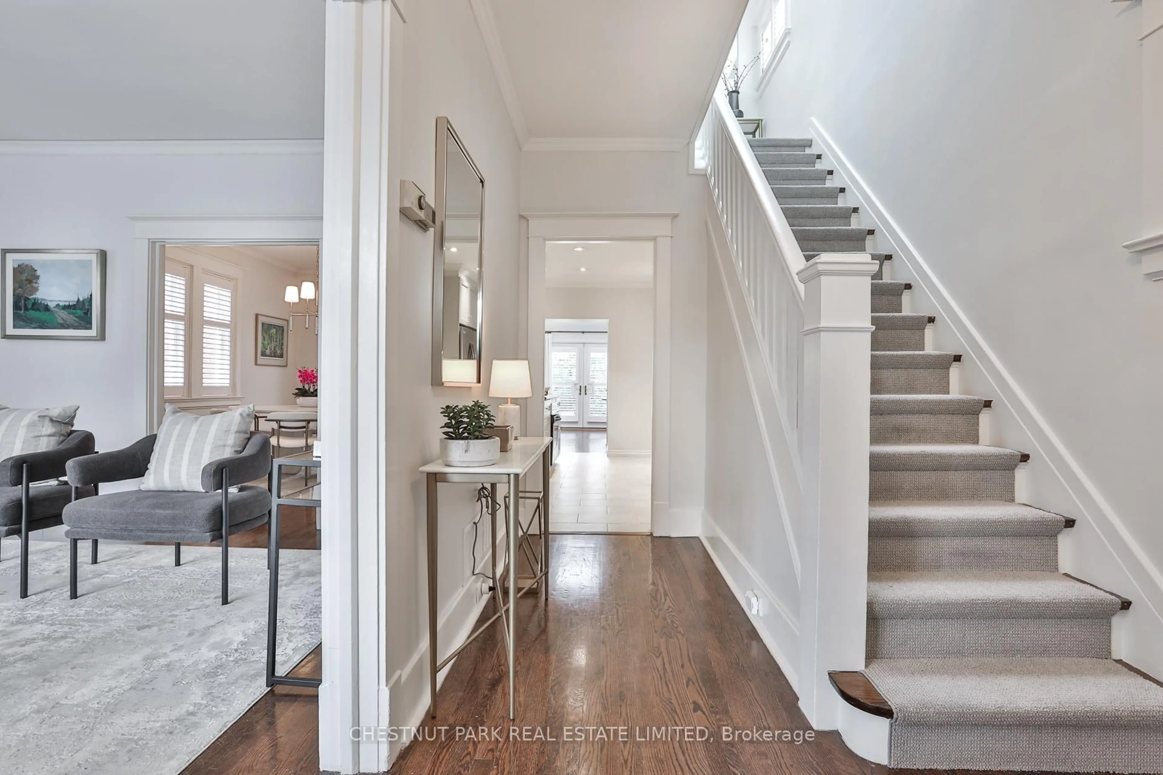 Indoor entryway for 102 Snowdon Ave, Toronto Ontario M4N 2A9