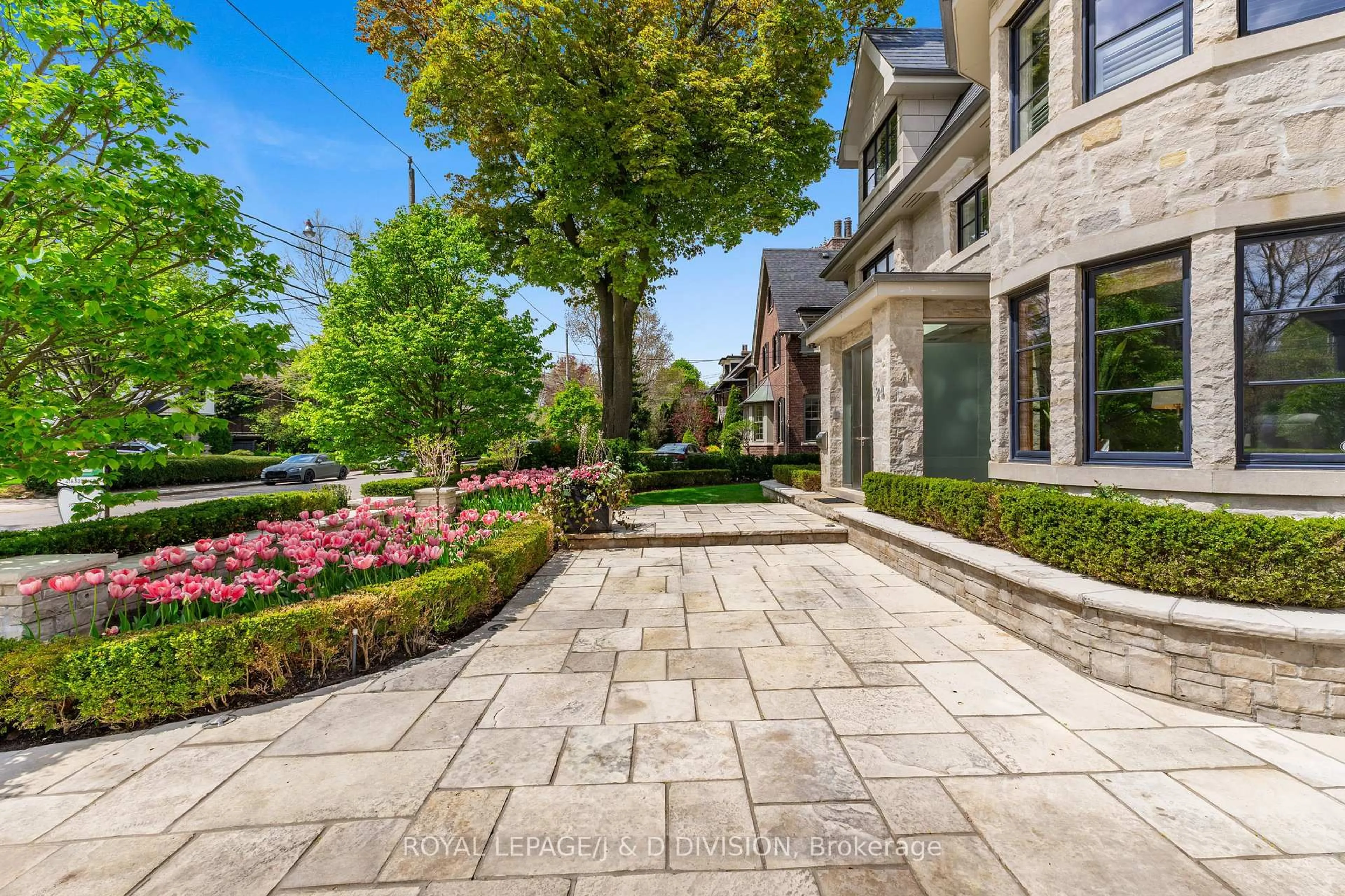 Patio, street for 24 Glenview Ave, Toronto Ontario M4R 1P6