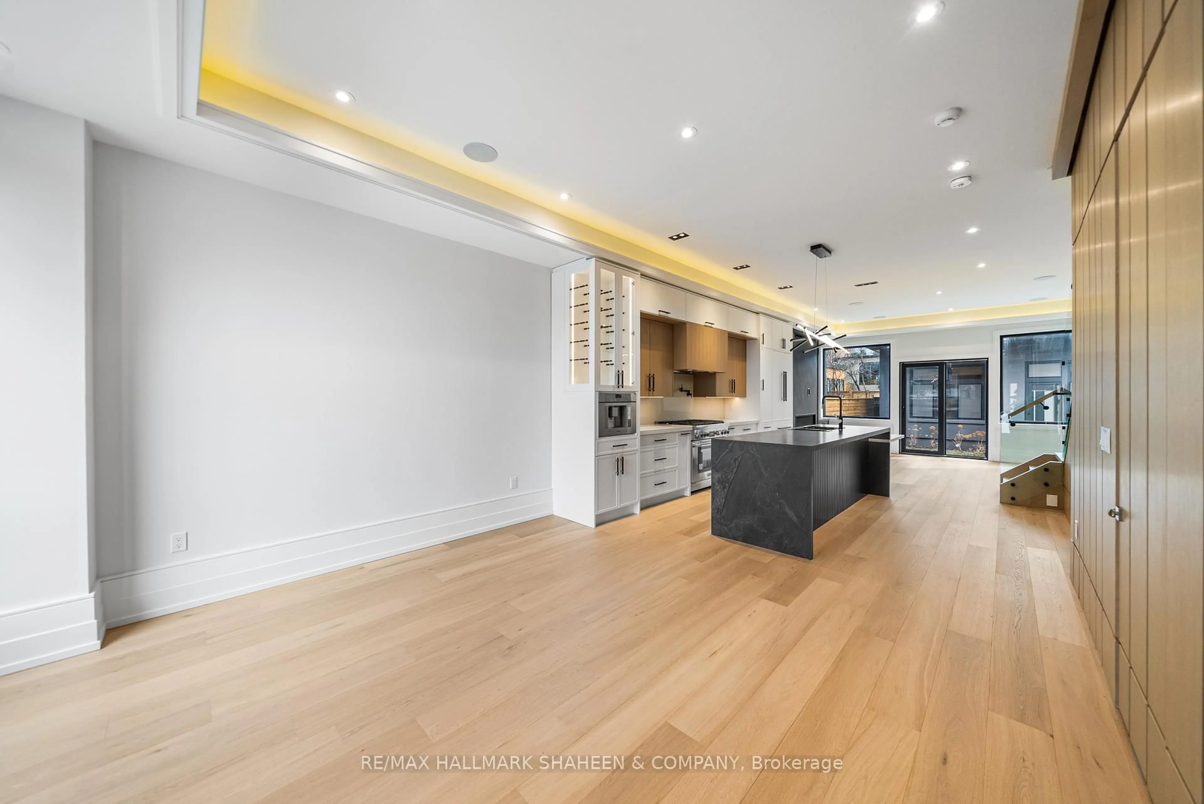 Open concept kitchen, unknown for 199 Arlington Ave, Toronto Ontario M6C 2Z4