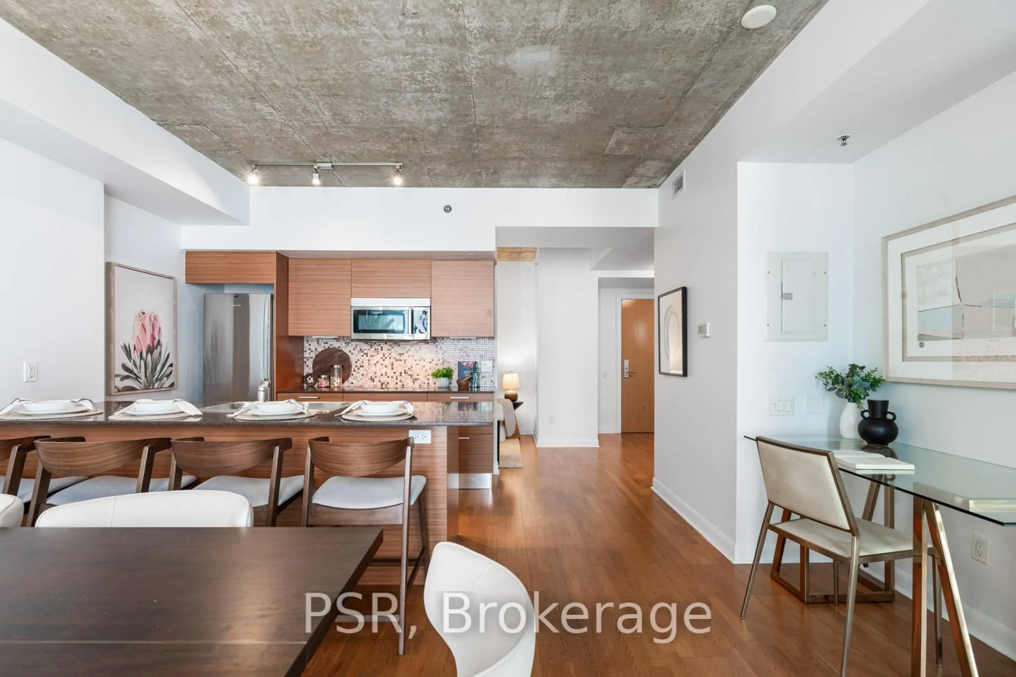Open concept kitchen, unknown for 375 King St #2805, Toronto Ontario M5V 1K1