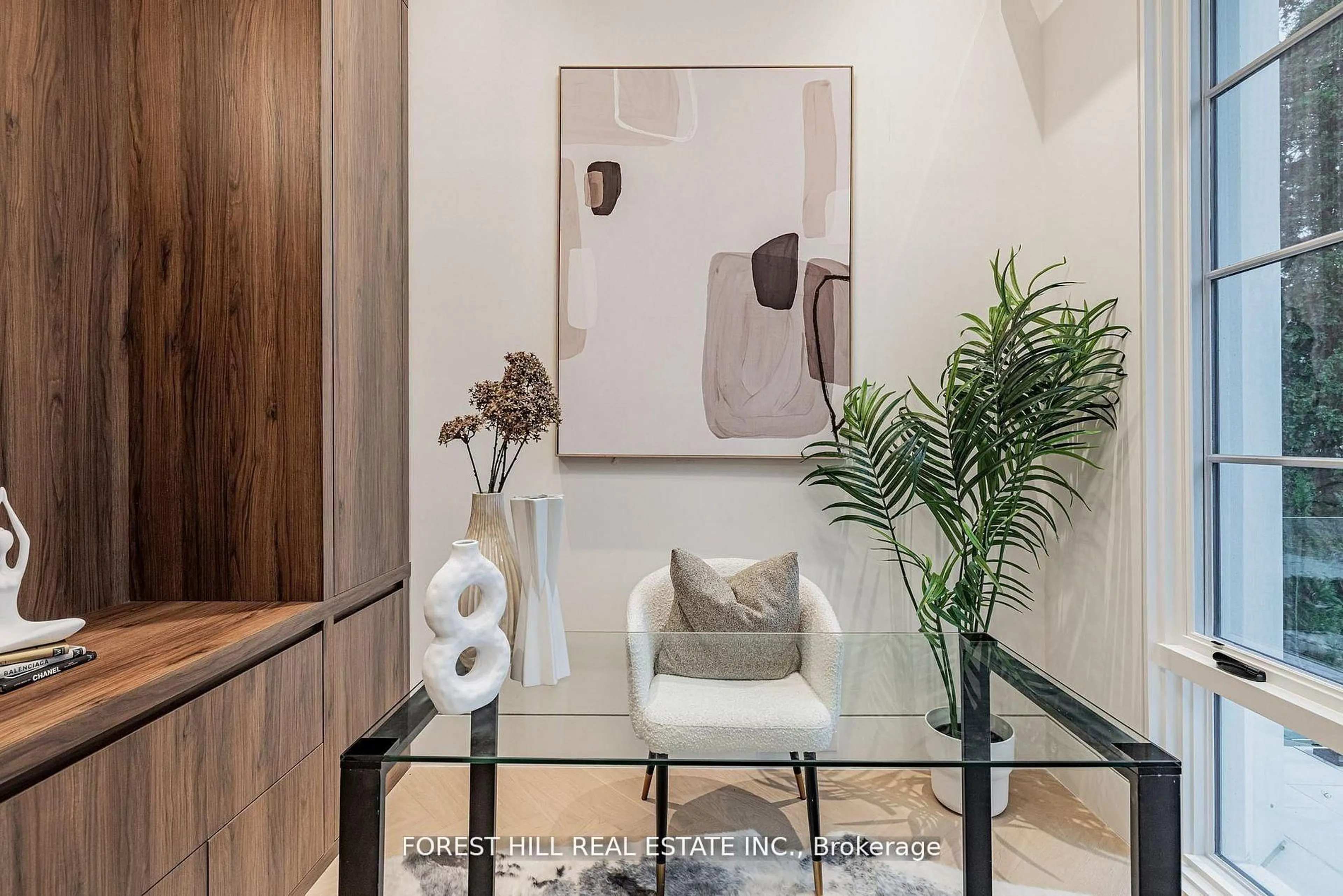 Indoor entryway for 167 Church Ave, Toronto Ontario M2N 4G4