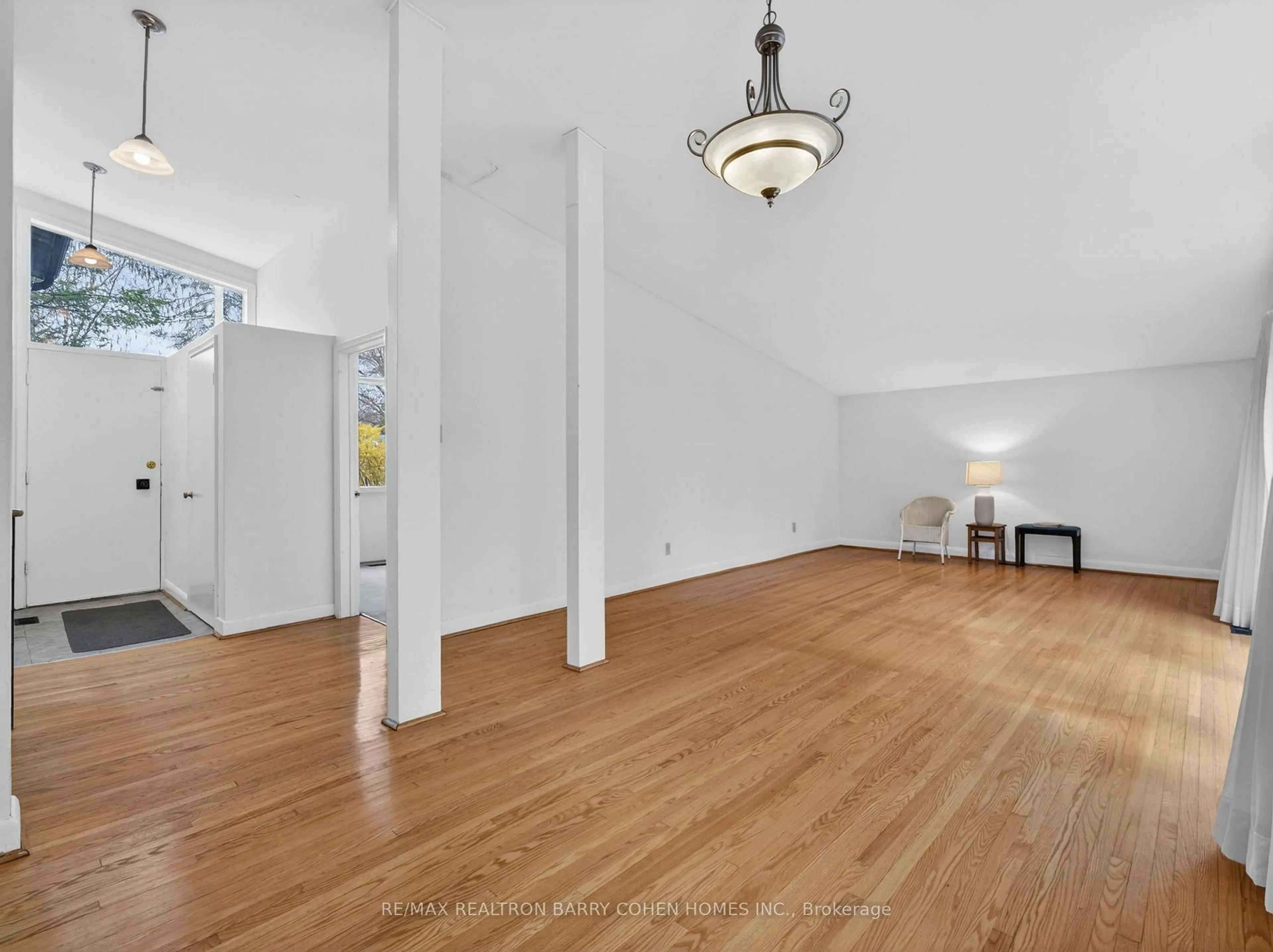 Unknown for 4 Malabar Pl, Toronto Ontario M3B 1A5