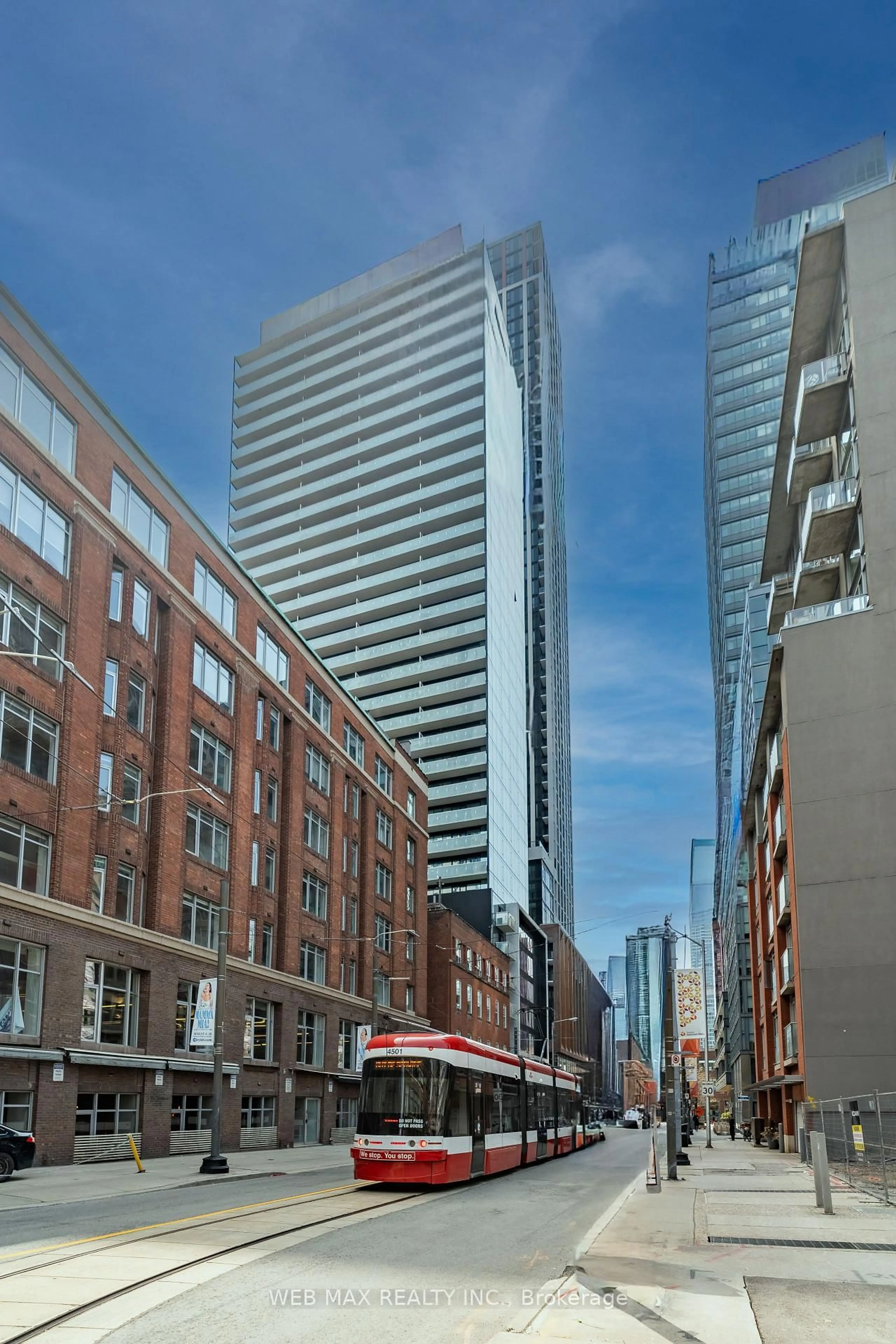 Blurry image for 11 Charlotte St #2102, Toronto Ontario M5V 2H5