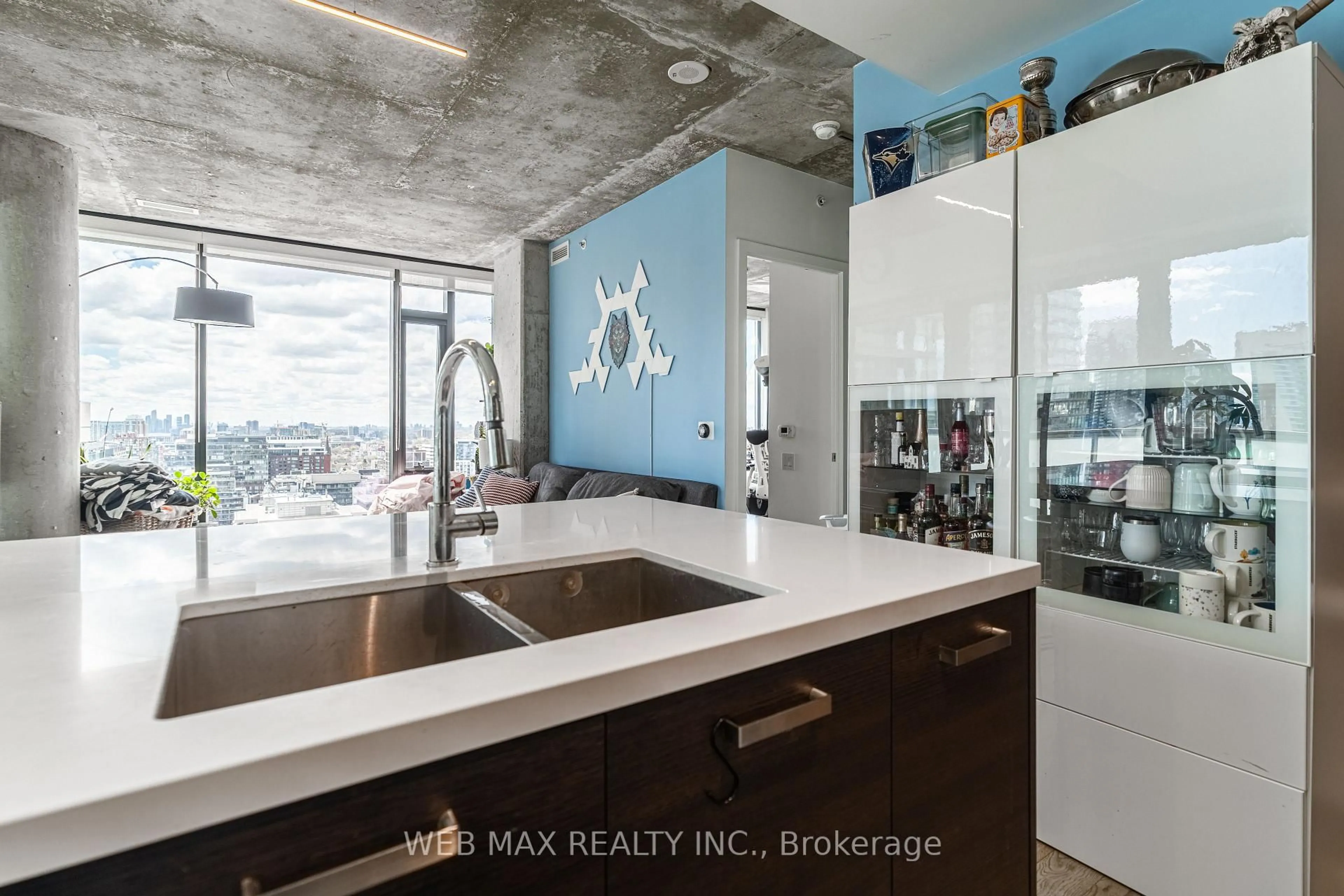Contemporary kitchen, ceramic/tile floor for 11 Charlotte St #2102, Toronto Ontario M5V 2H5