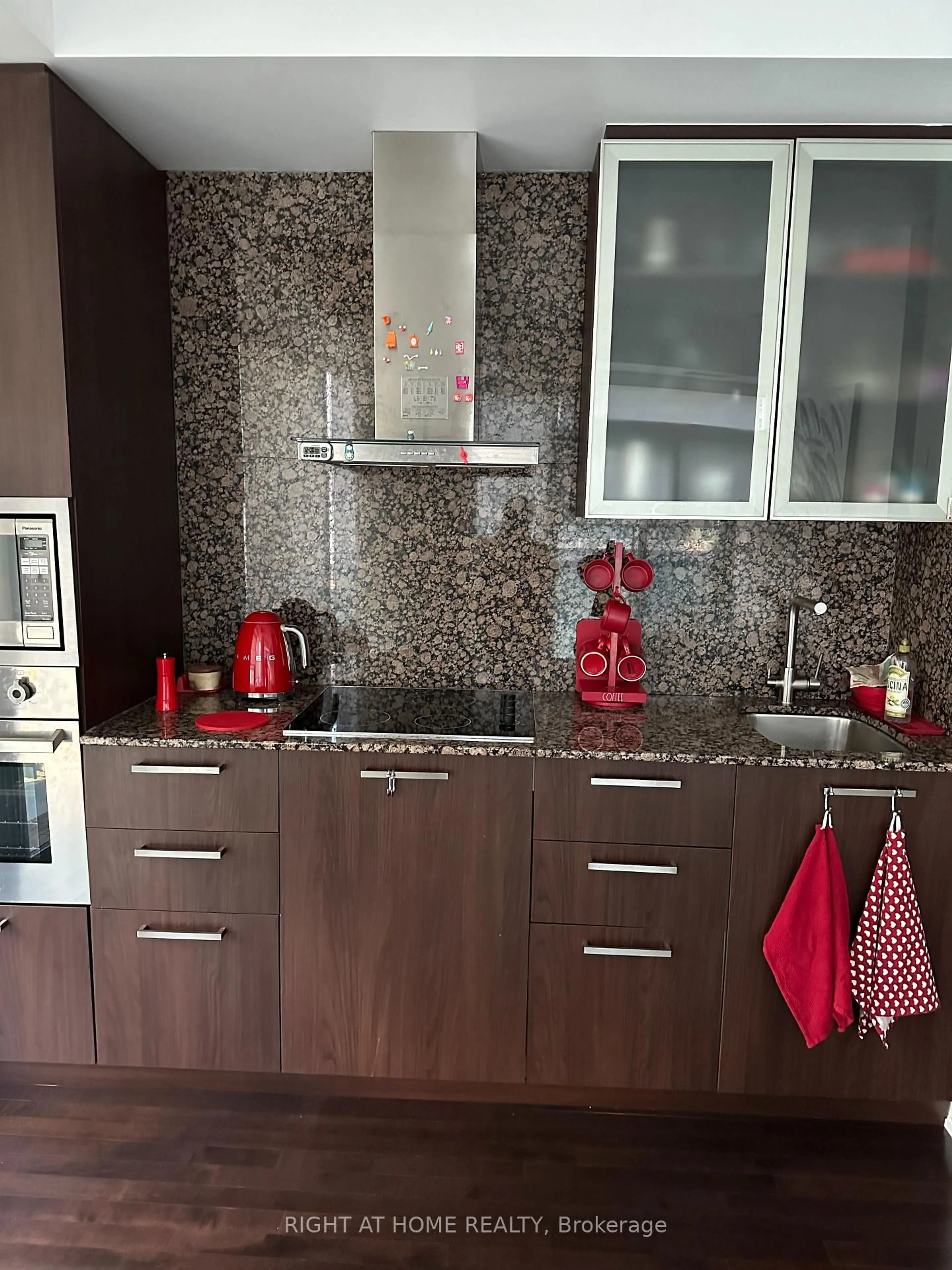 Contemporary kitchen, unknown for 14 York St #511, Toronto Ontario M5J 0B1