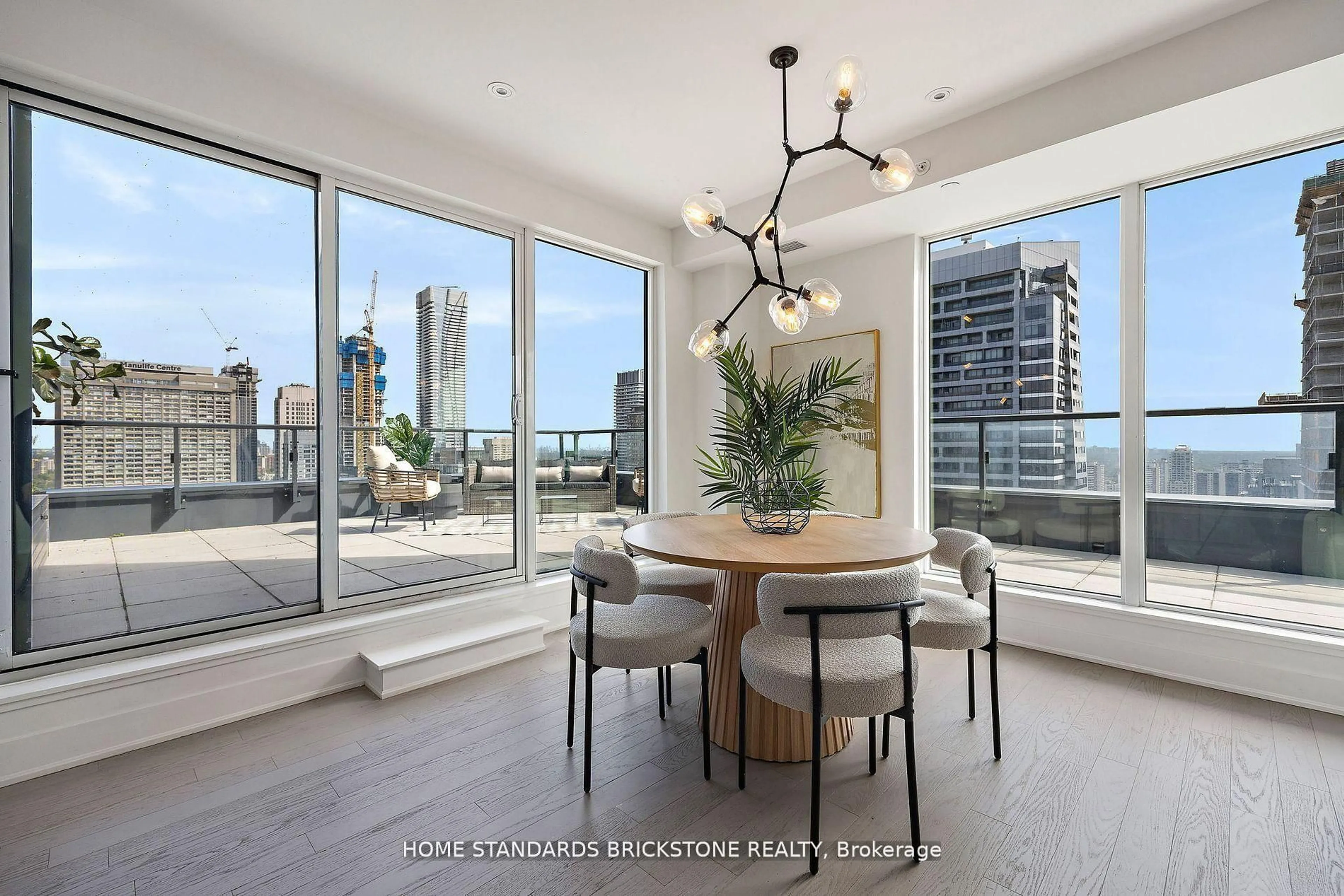 Dining room, unknown for 955 Bay St #3907, Toronto Ontario M5S 0C6