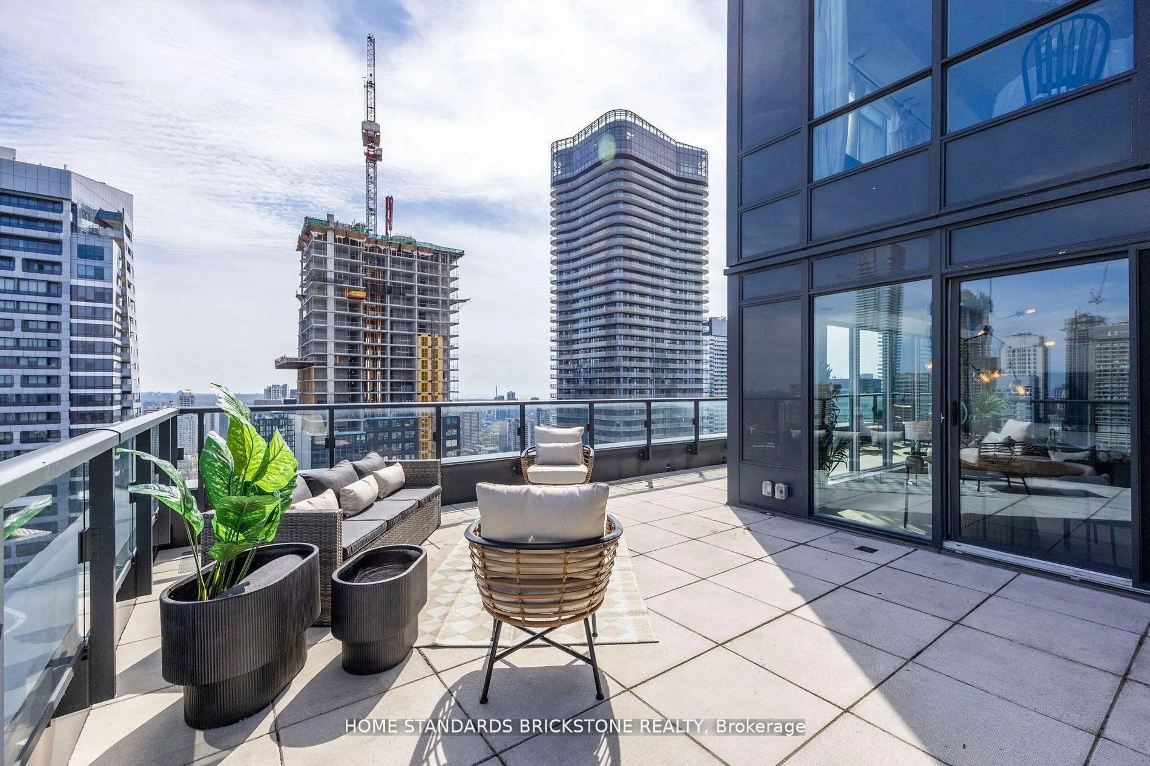Patio, city buildings view from balcony for 955 Bay St #3907, Toronto Ontario M5S 0C6