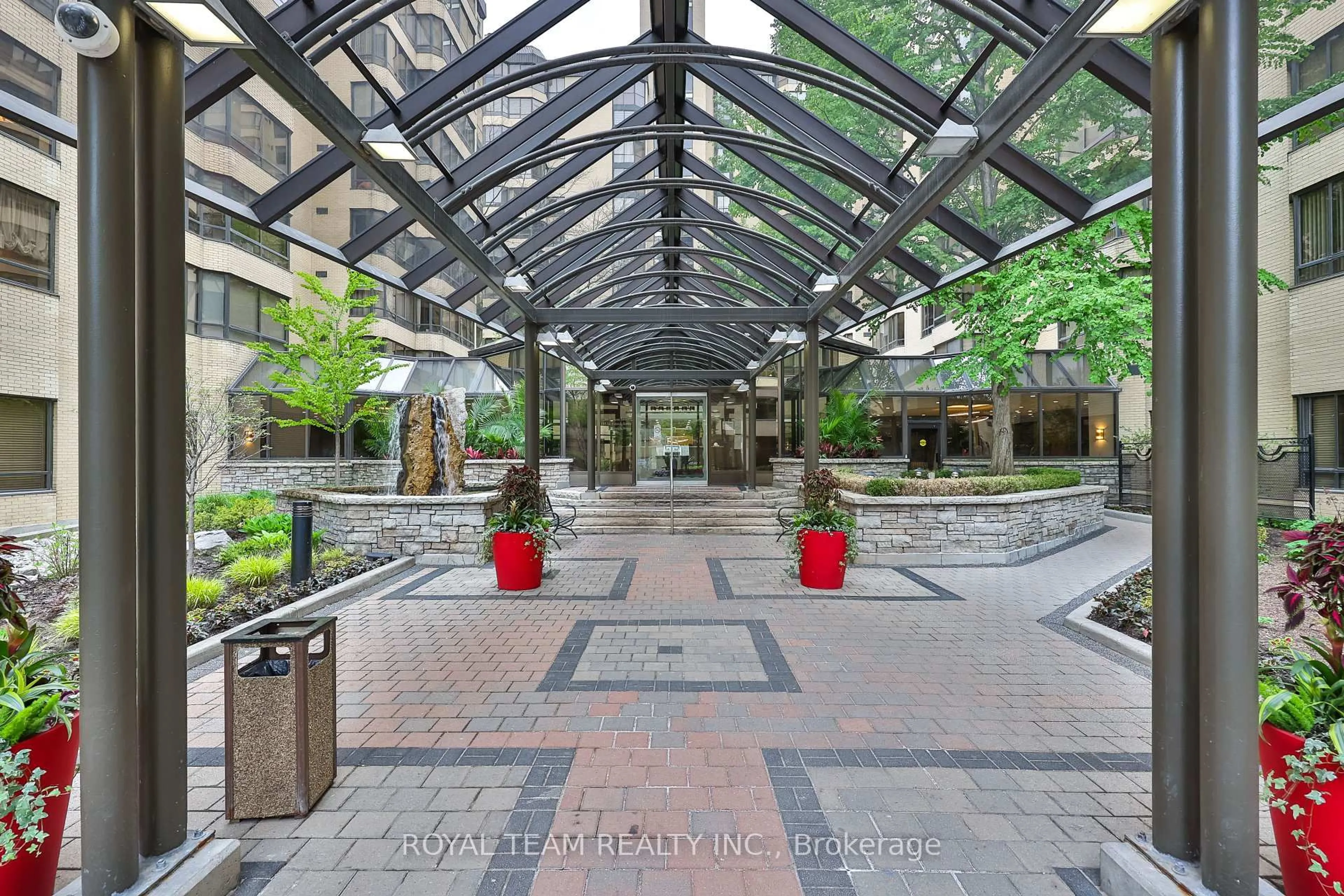 Lobby for 211 Saint Patrick St #C-PH 10, Toronto Ontario M5T 2Y9