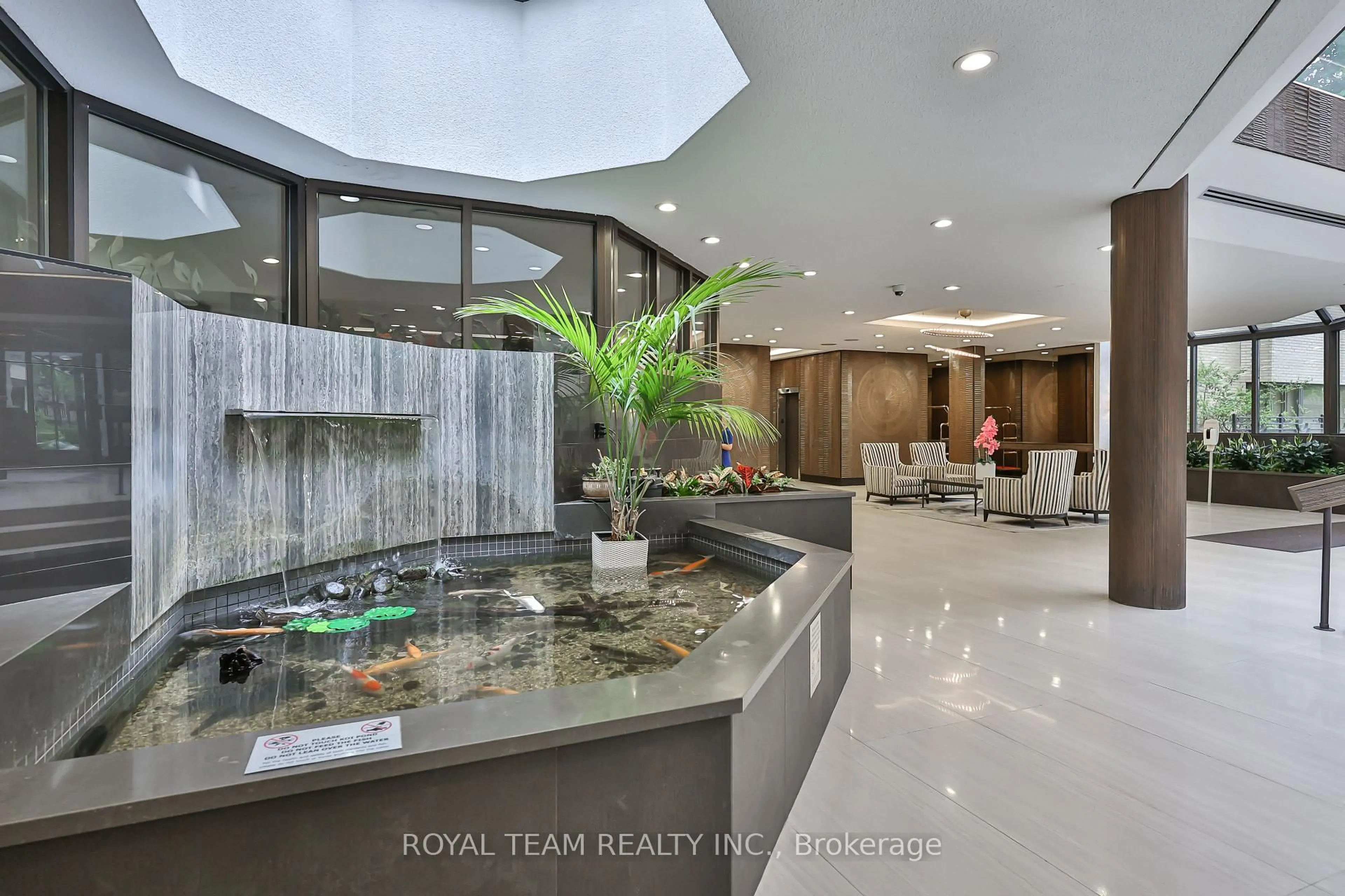 Unknown for 211 Saint Patrick St #C-PH 10, Toronto Ontario M5T 2Y9