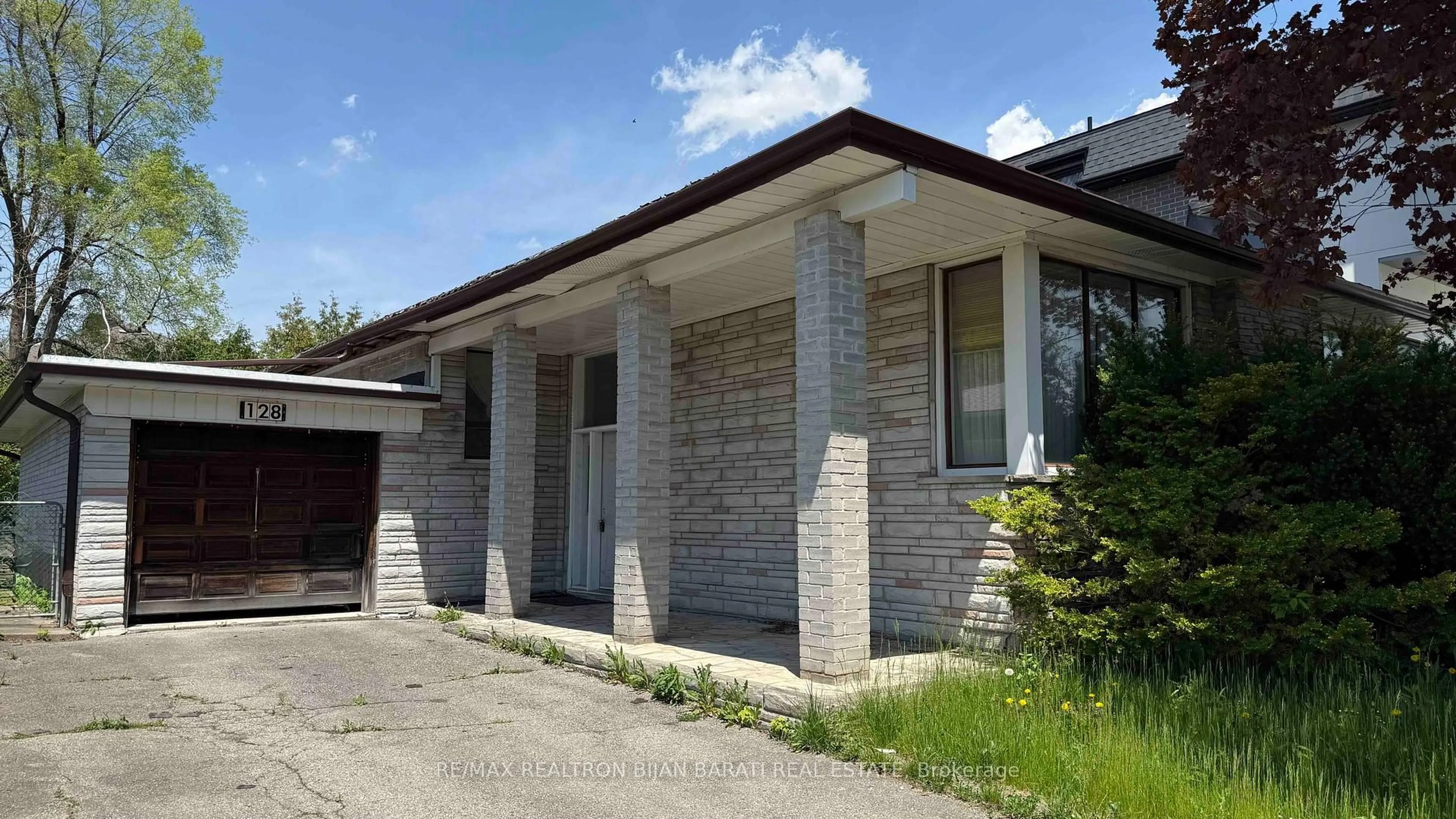Home with brick exterior material, street for 128 Santa Barbara Rd, Toronto Ontario M2N 2C5