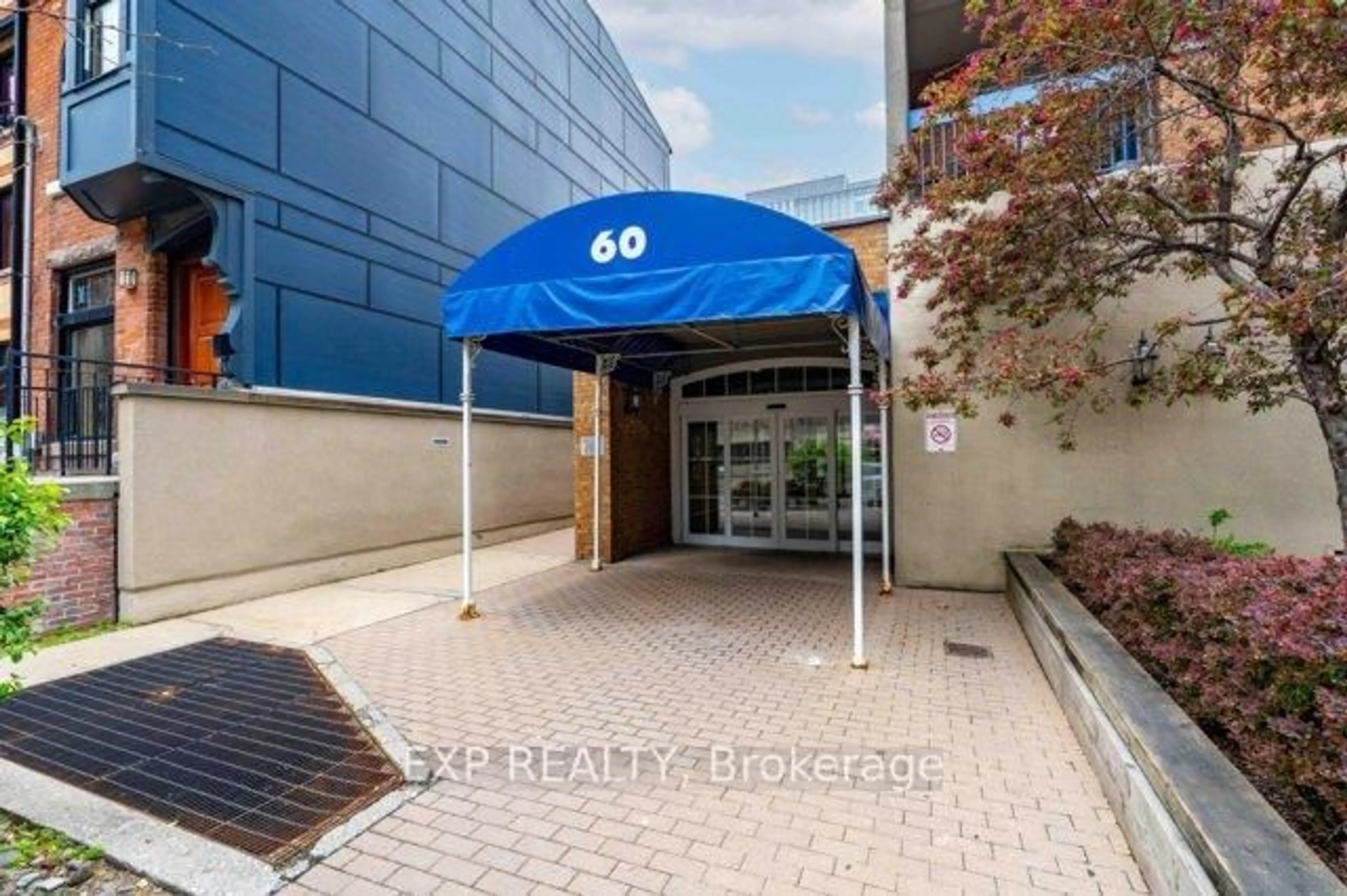 Indoor foyer for 60 St Patrick St #435, Toronto Ontario M5T 2X5