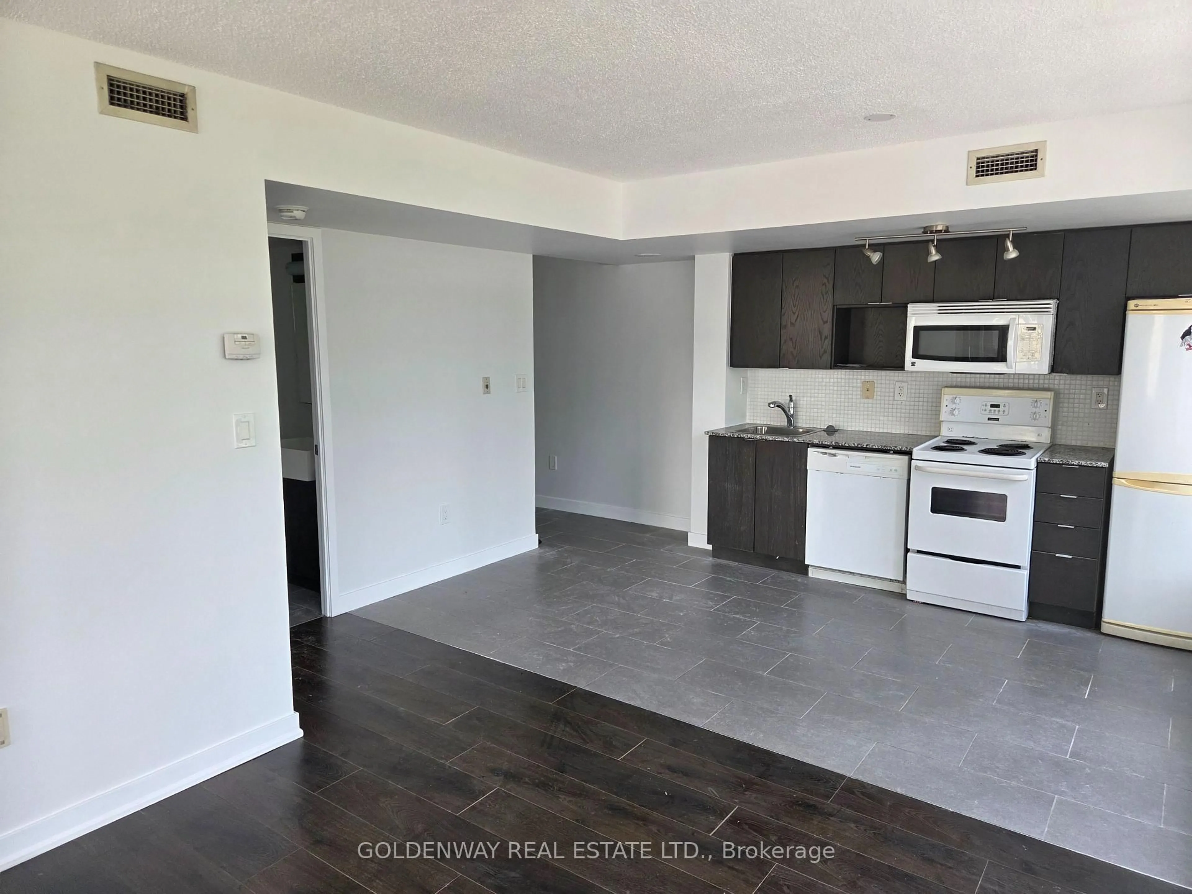 Unknown for 15 Brunel Crt #617, Toronto Ontario M5V 3Y6