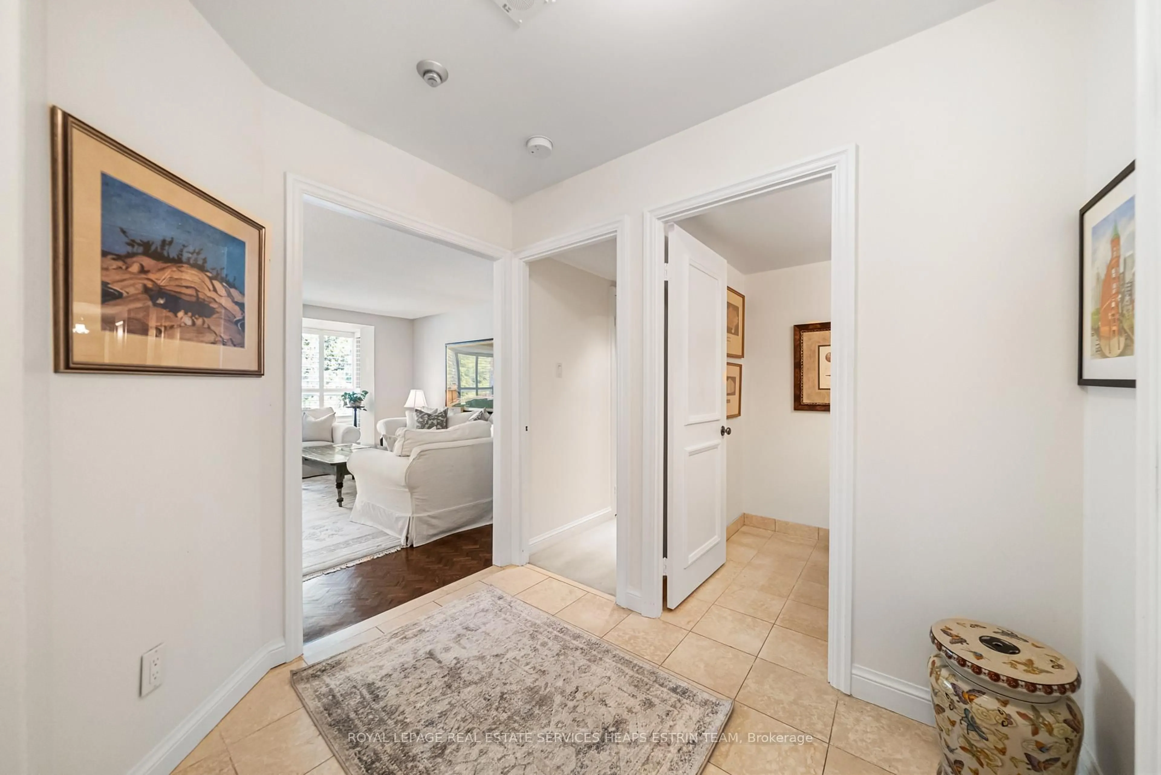 Indoor entryway for 3800 Yonge St #503, Toronto Ontario M4N 3P7