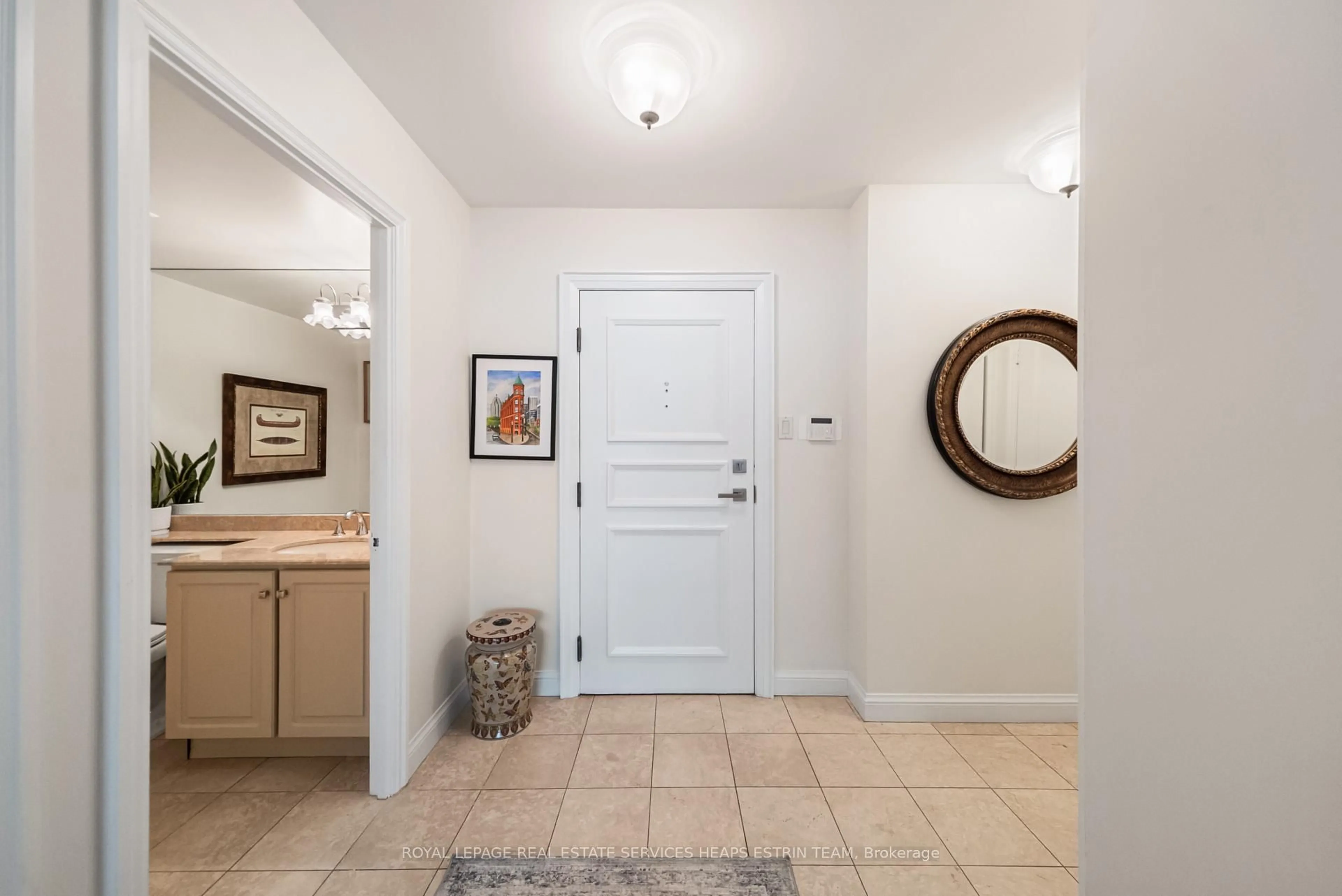 Indoor entryway for 3800 Yonge St #503, Toronto Ontario M4N 3P7