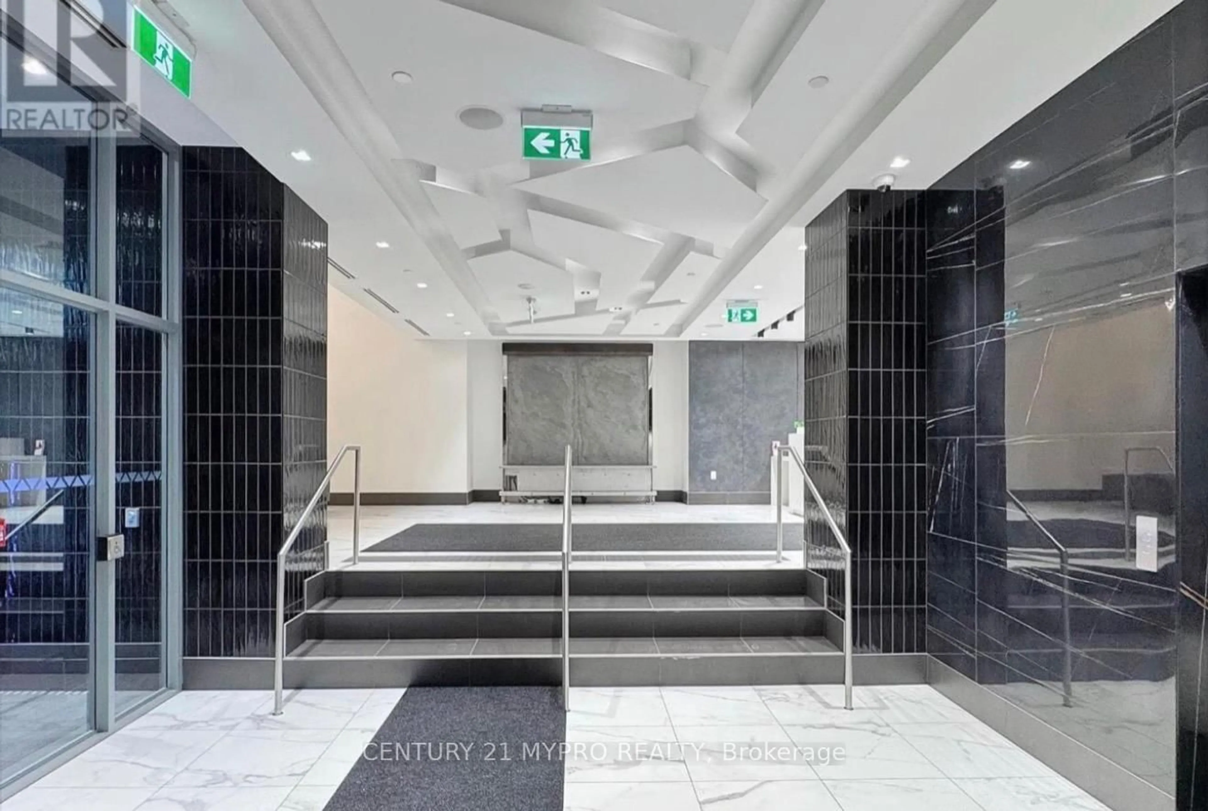 Indoor foyer for 25 Holly St #703, Toronto Ontario M4S 0E3