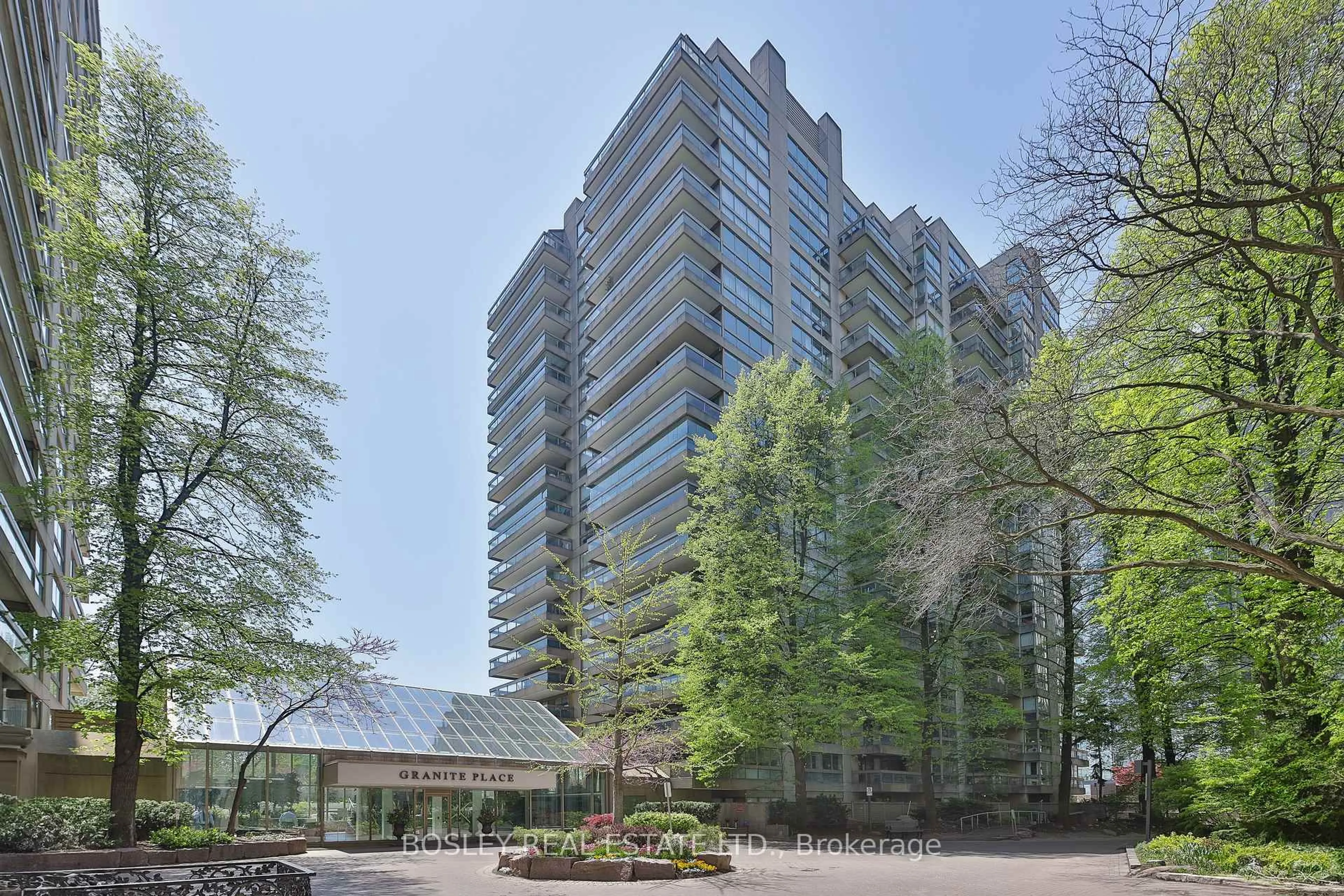 Indoor foyer for 63 St Clair Ave #306, Toronto Ontario M4V 2Y9