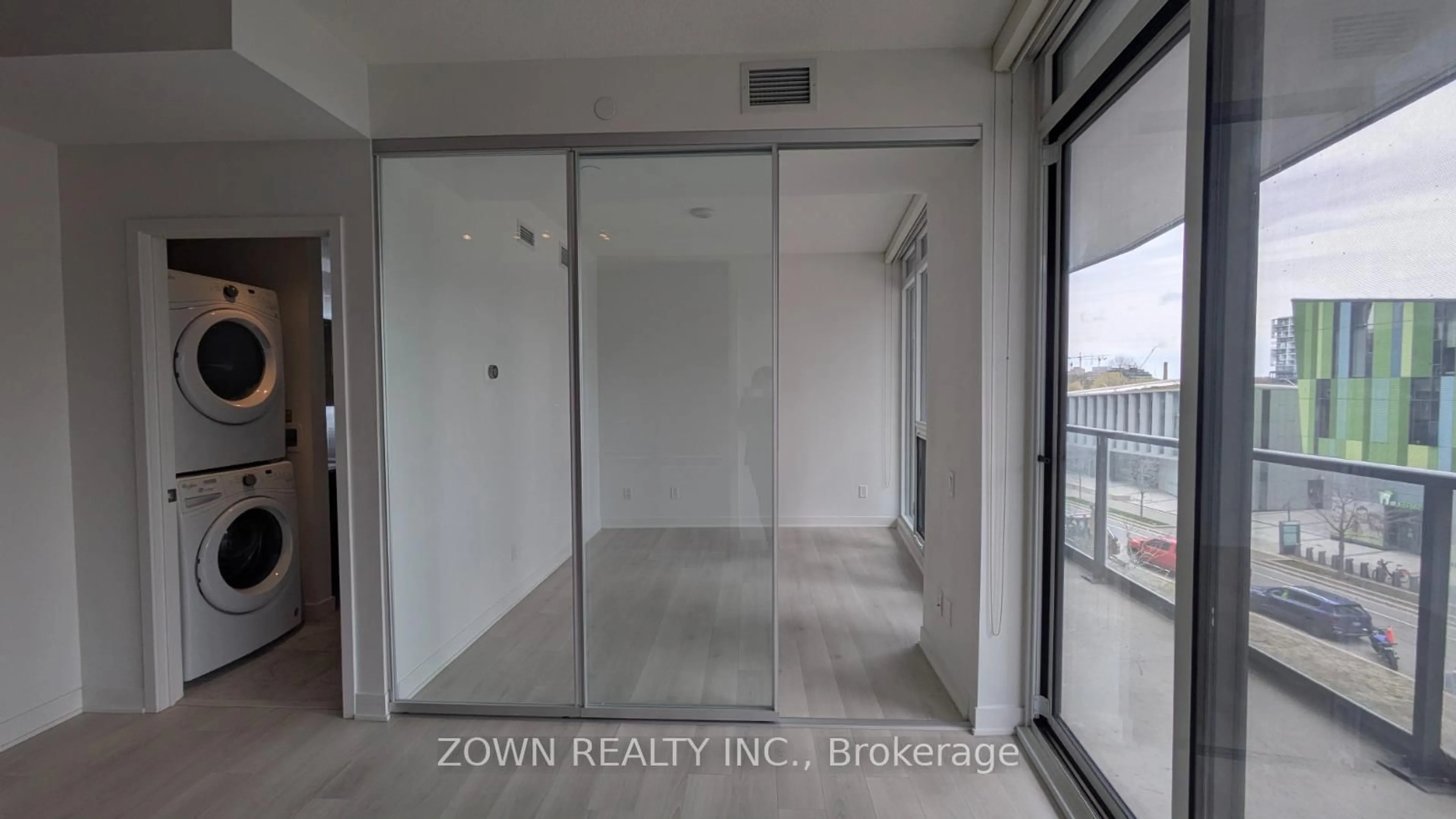 Unknown for 90 Queens Wharf Rd #302, Toronto Ontario M5V 0J4