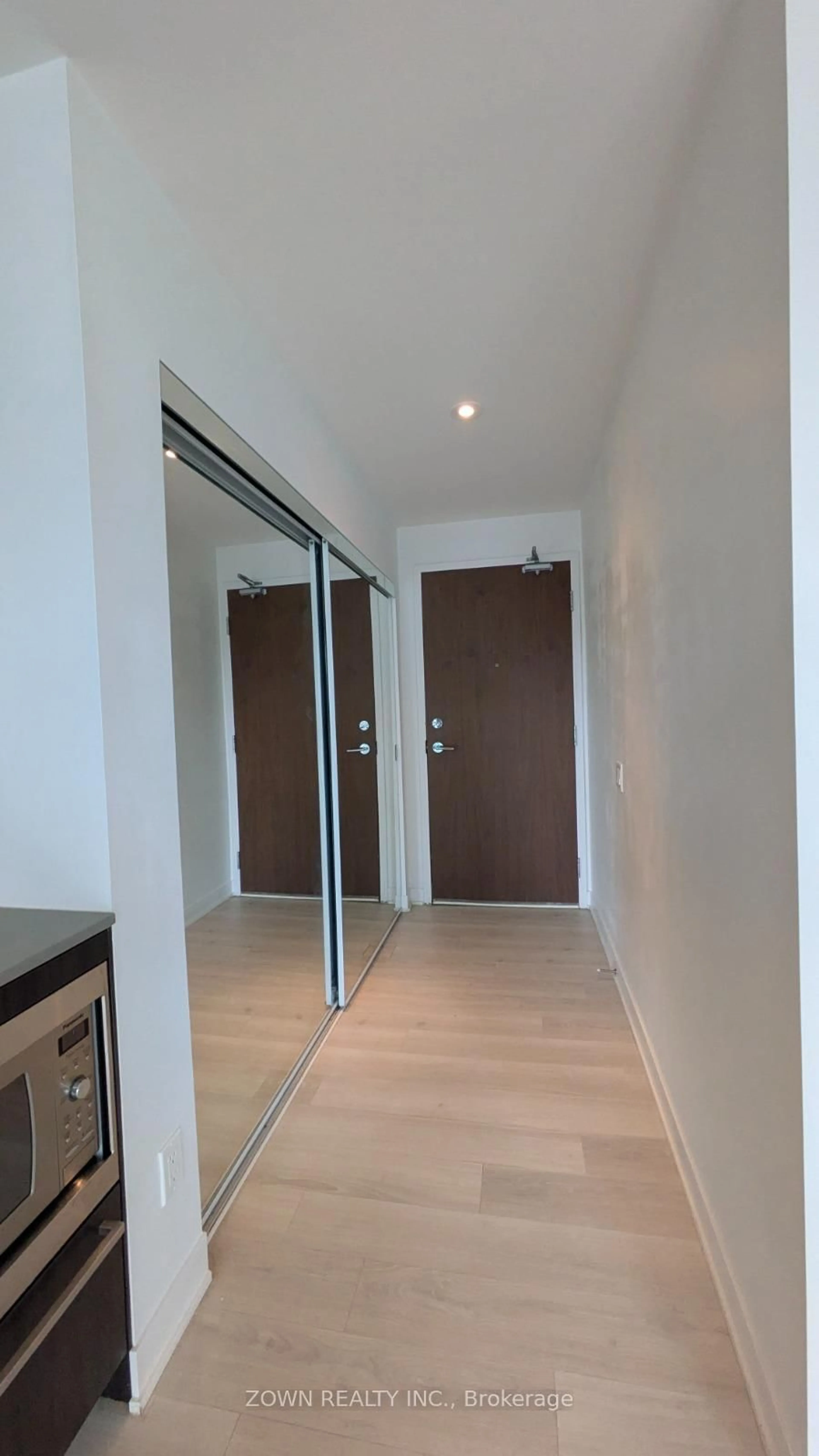 Indoor foyer for 90 Queens Wharf Rd #302, Toronto Ontario M5V 0J4
