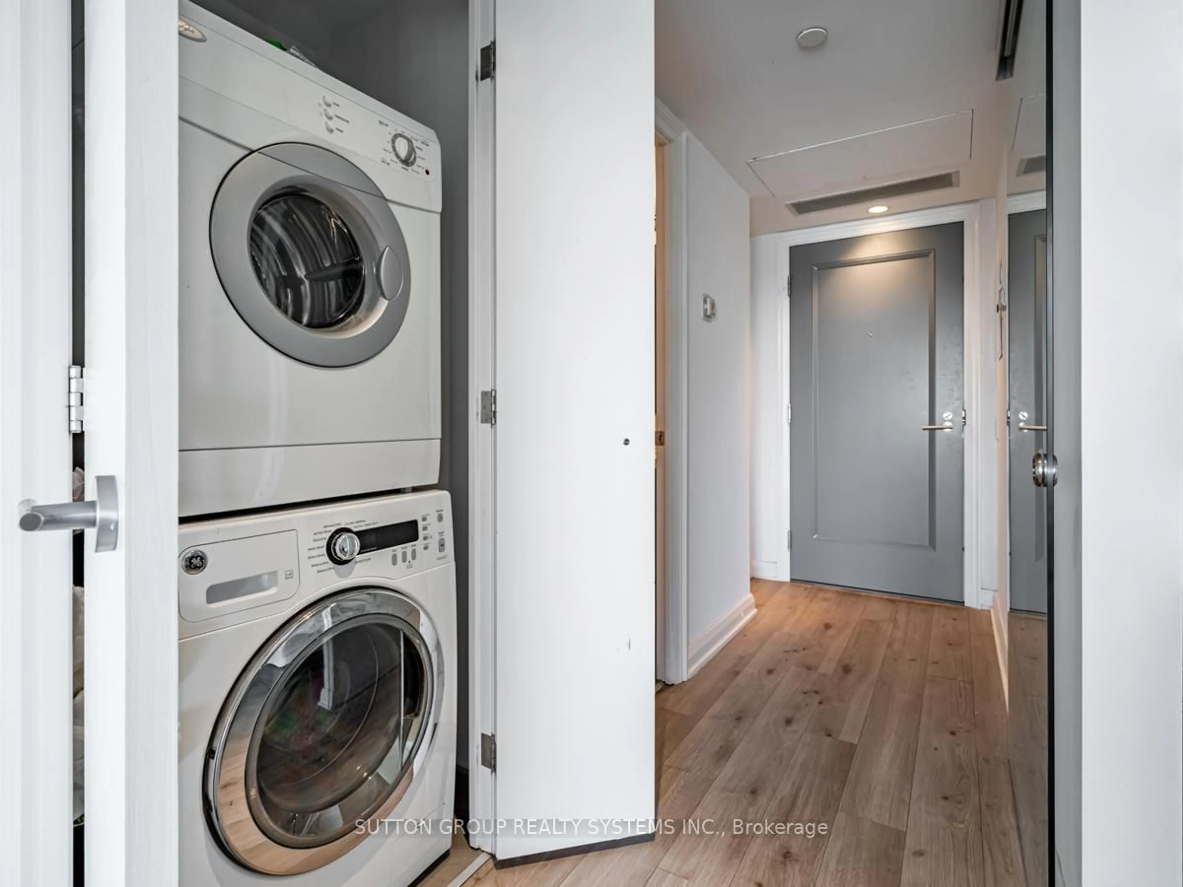Laundry room for 155 Yorkville Ave #2503, Toronto Ontario M5R 1C4