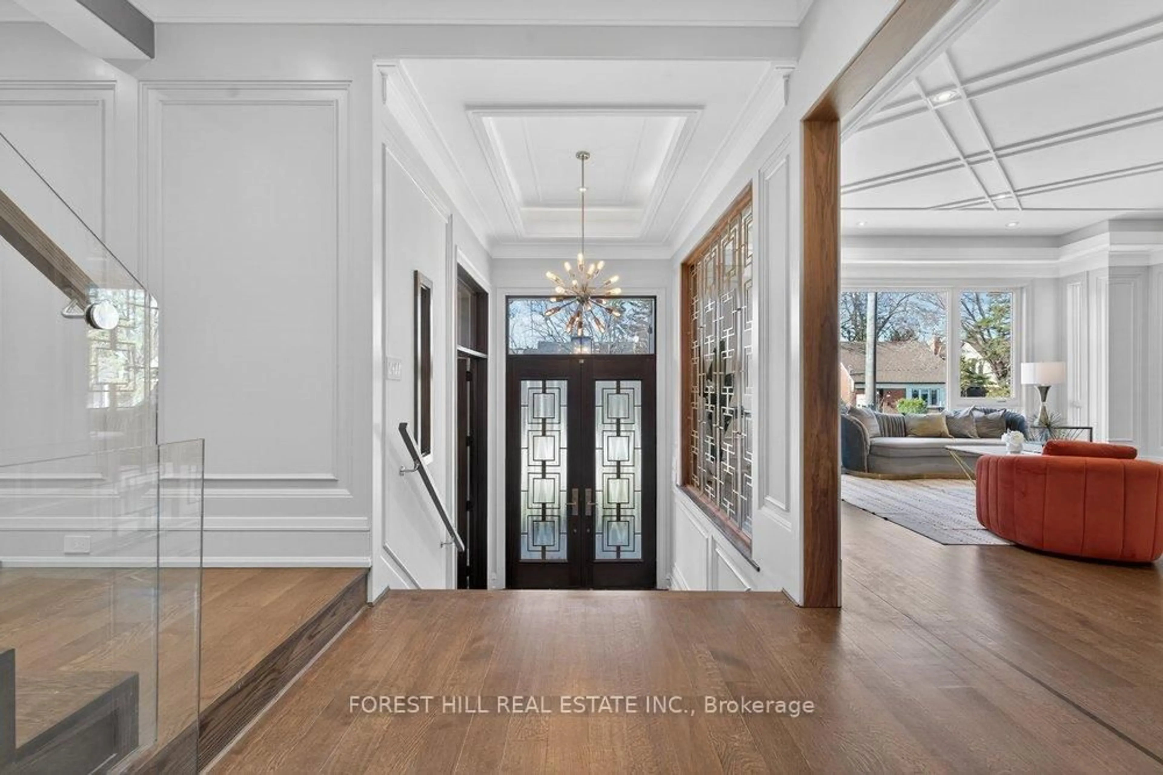 Indoor entryway for 215 Elmhurst Ave, Toronto Ontario M2N 1S2
