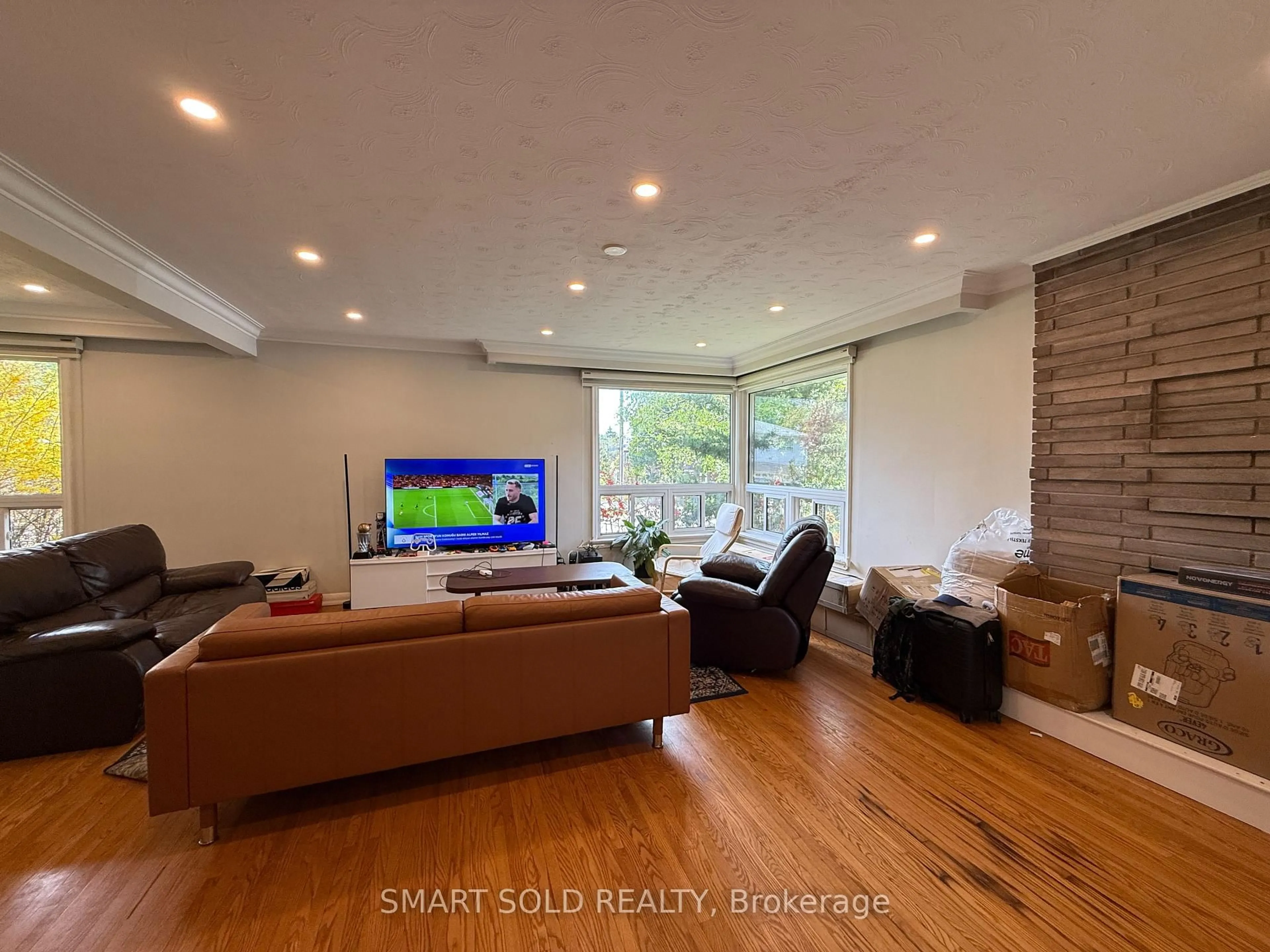 Unknown for 30 Caswell Dr, Toronto Ontario M2M 3L9