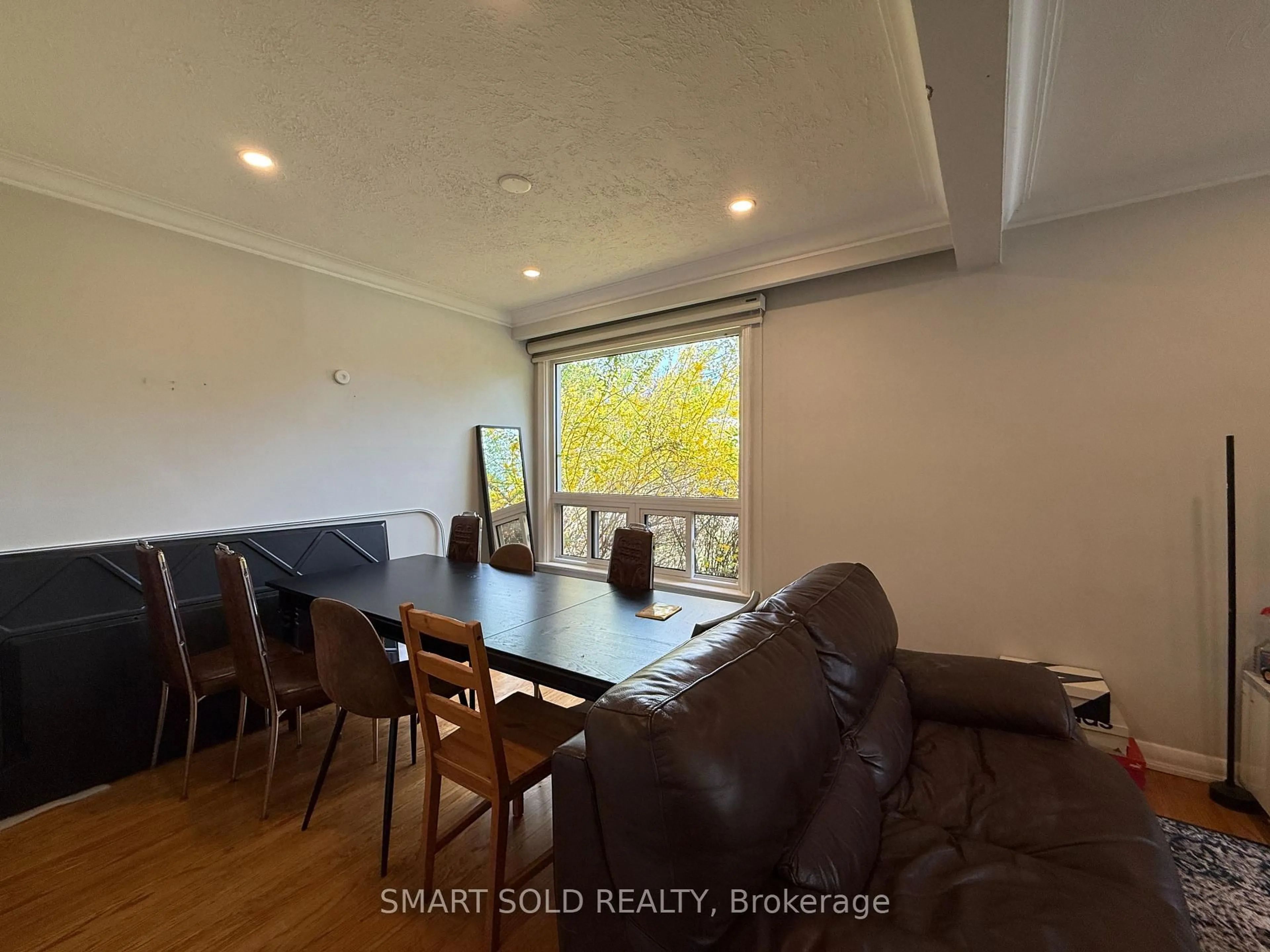 A pic of a room for 30 Caswell Dr, Toronto Ontario M2M 3L9