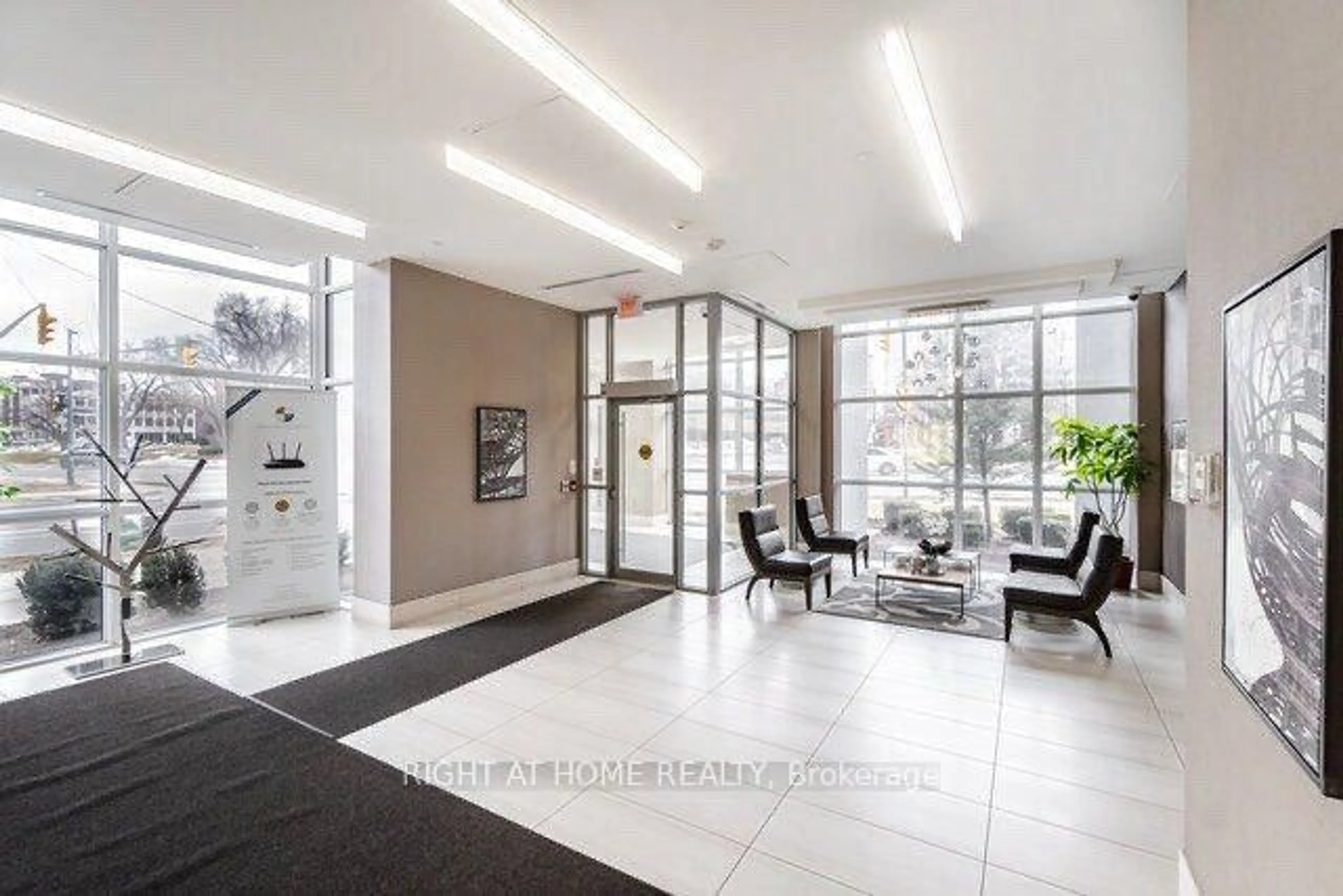 Indoor foyer for 275 Yorkland Rd #2803, Toronto Ontario M2J 0B4