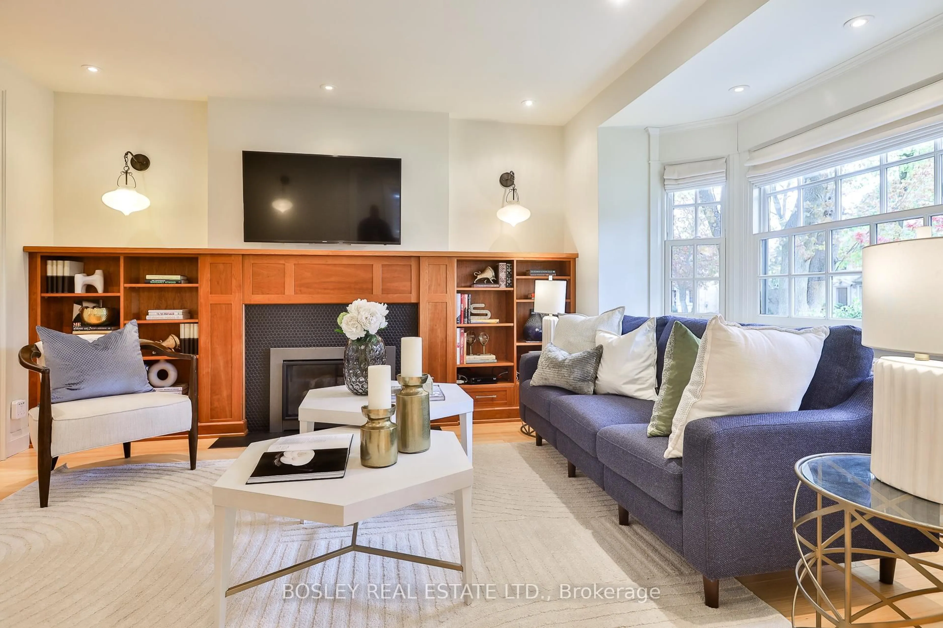Living room with furniture, unknown for 164 Hanna Rd, Toronto Ontario M4G 3N8
