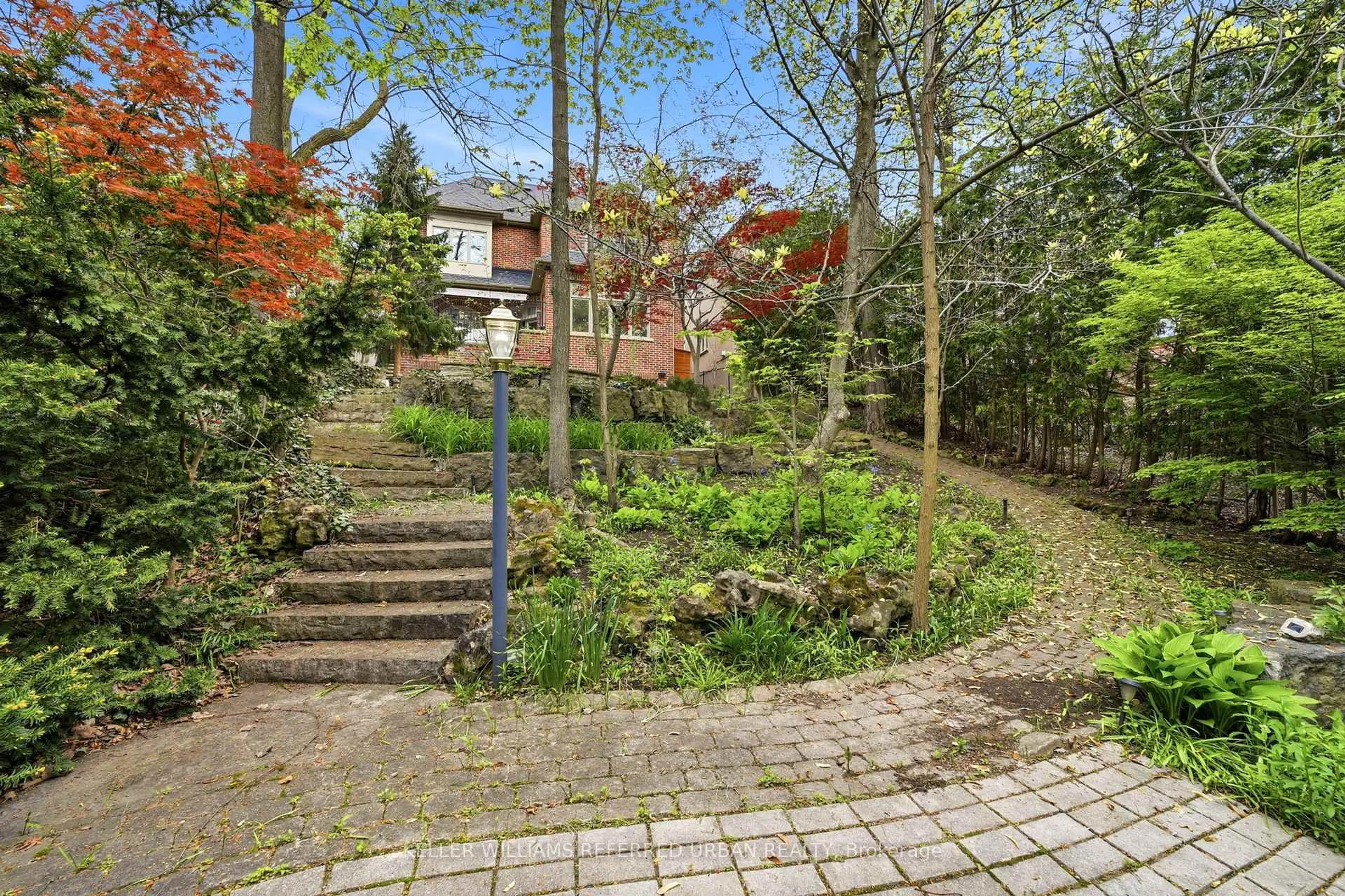 Patio, street for 41 Wentworth Ave, Toronto Ontario M2N 1T5