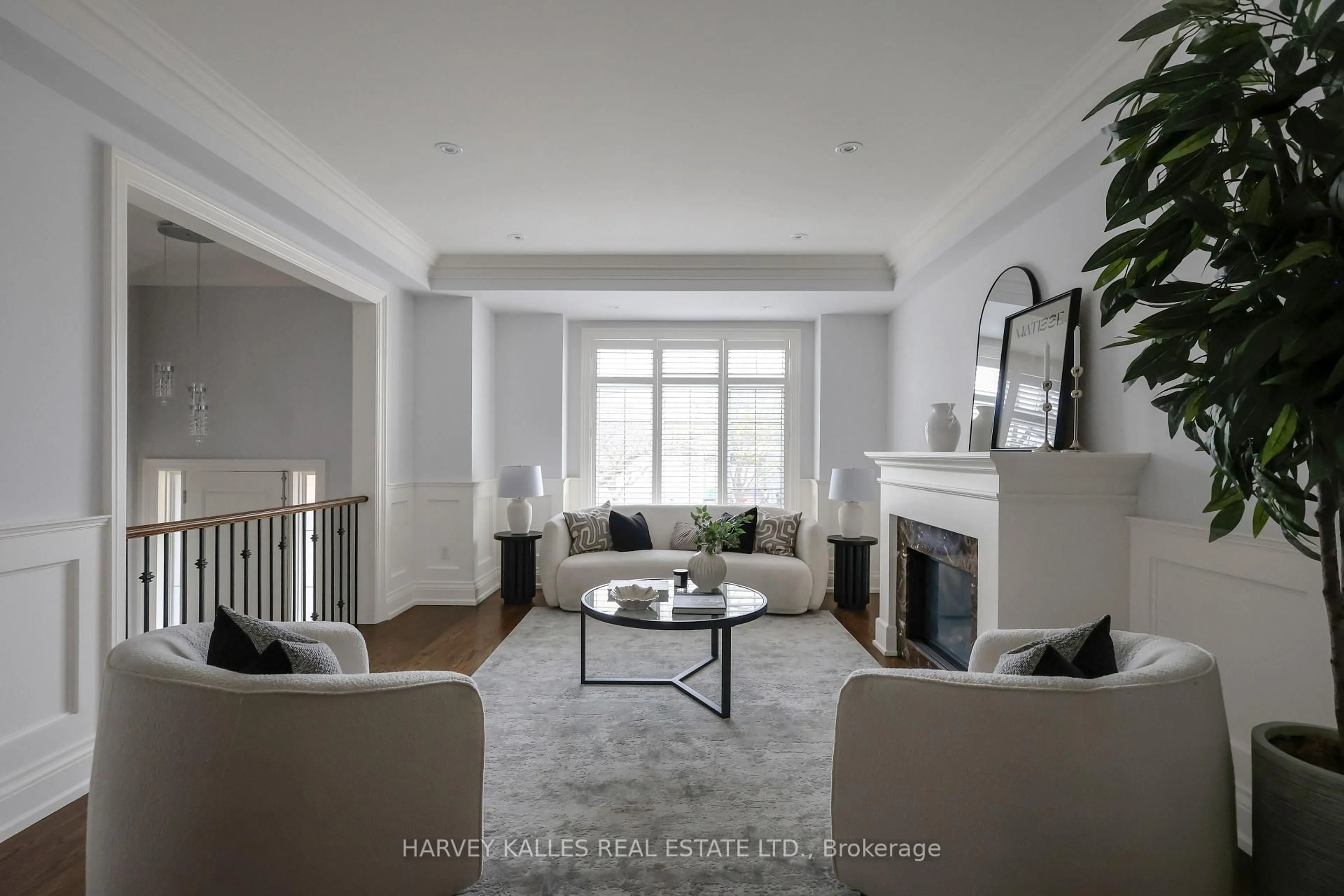 Living room with furniture, unknown for 177 Churchill Ave, Toronto Ontario M2N 1Z3