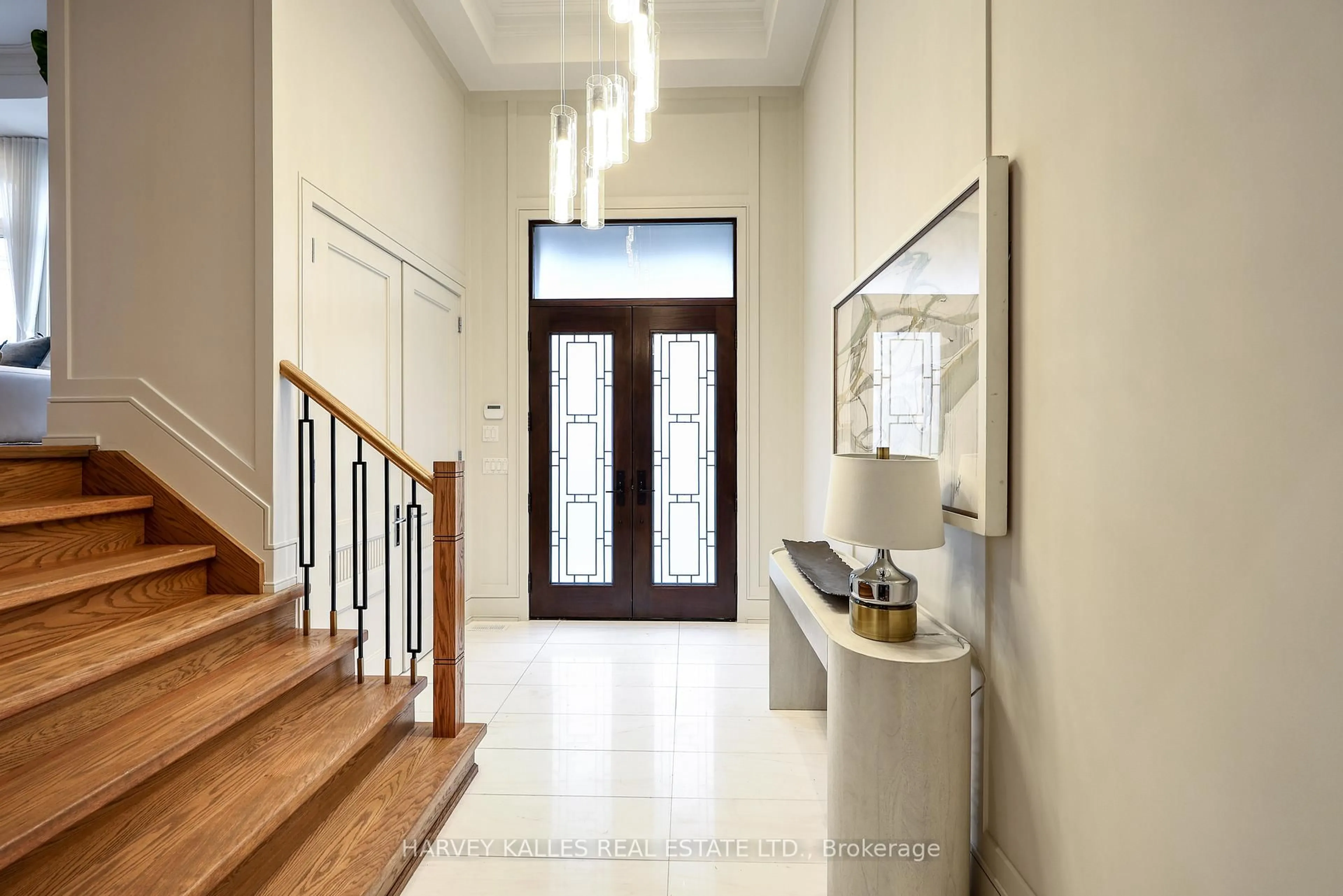Indoor entryway for 261 Brooke Ave, Toronto Ontario M5M 2L1