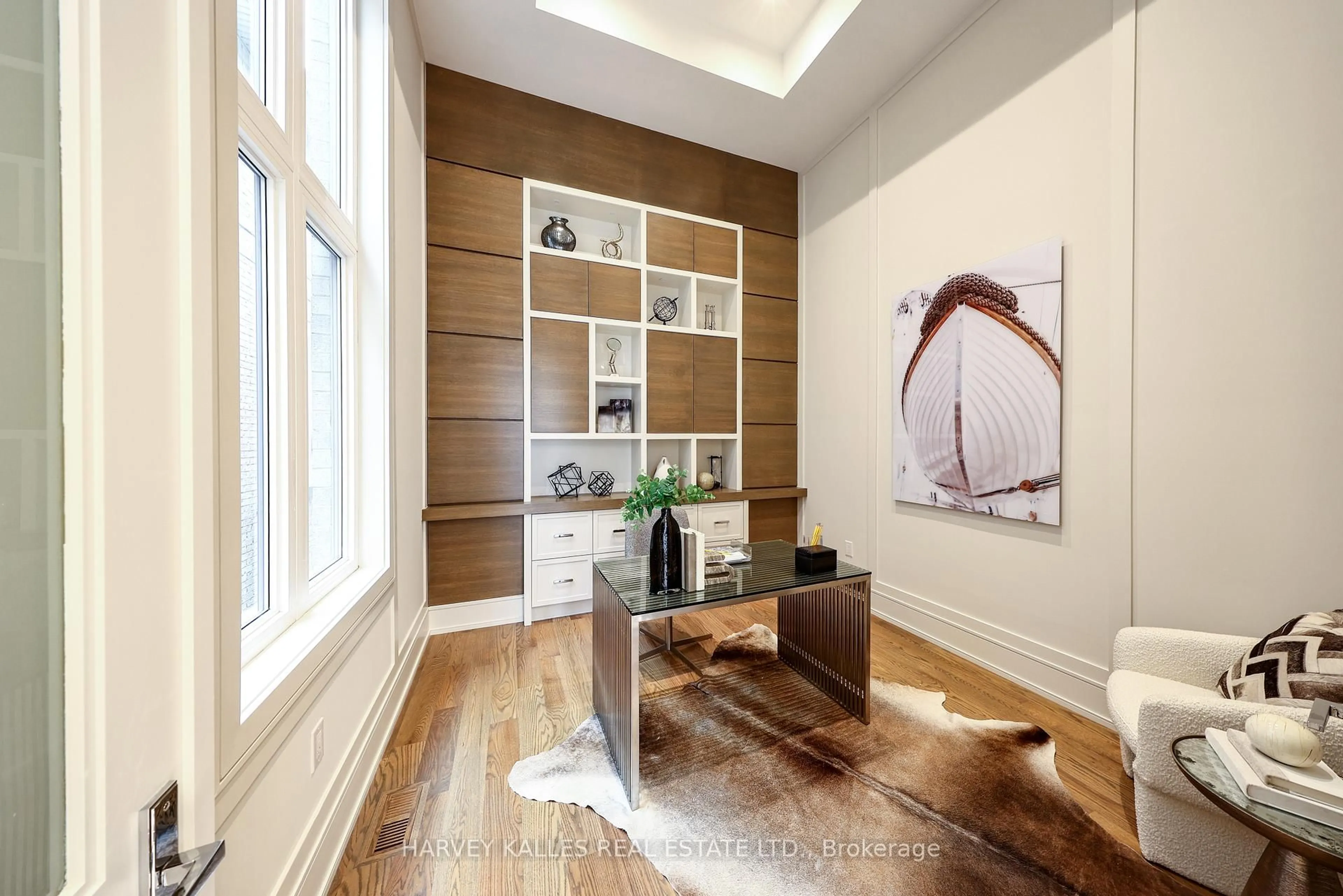 Indoor entryway for 261 Brooke Ave, Toronto Ontario M5M 2L1