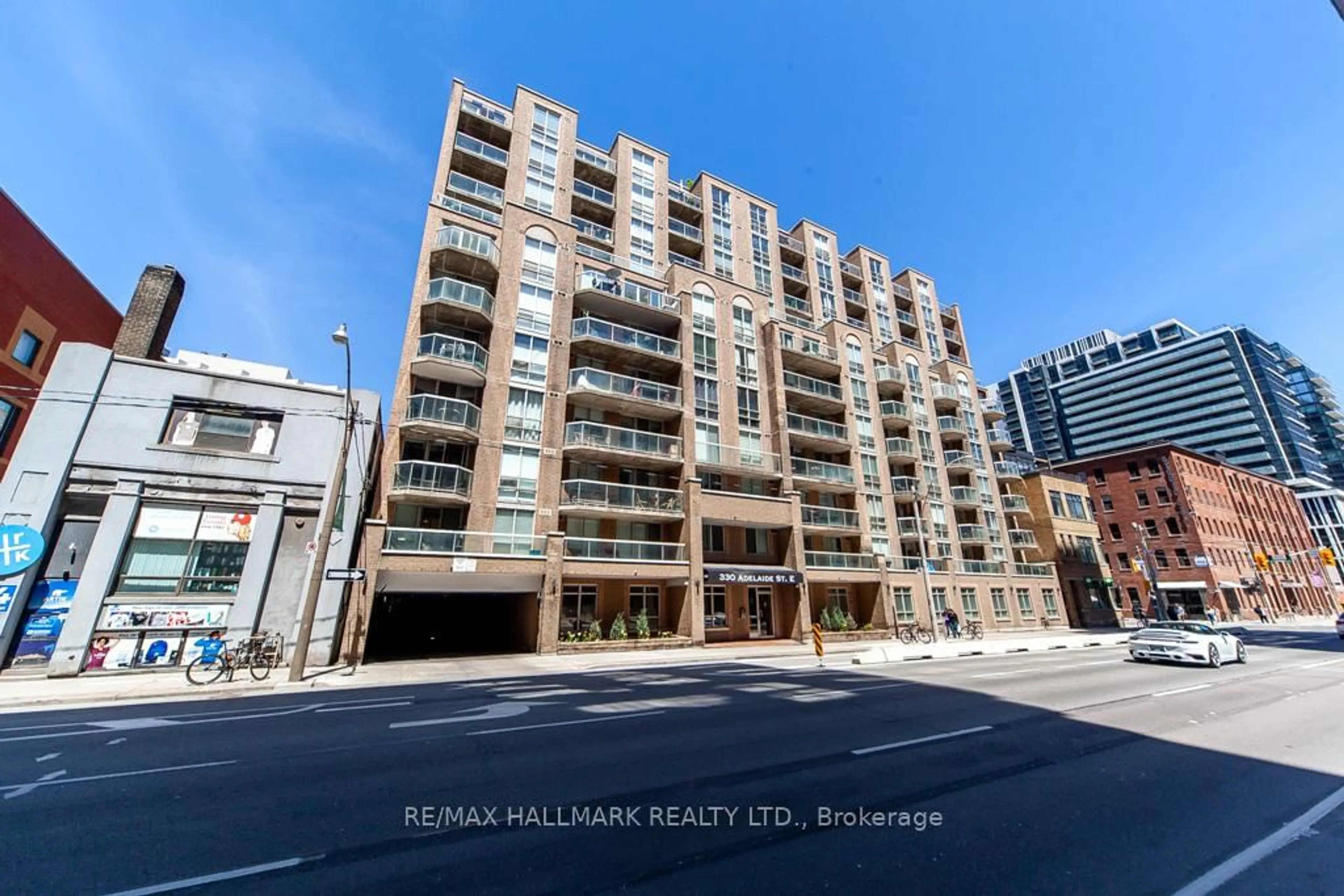 A pic from outside/outdoor area/front of a property/back of a property/a pic from drone, city buildings view from balcony for 330 Adelaide St #1103, Toronto Ontario M5A 4S9