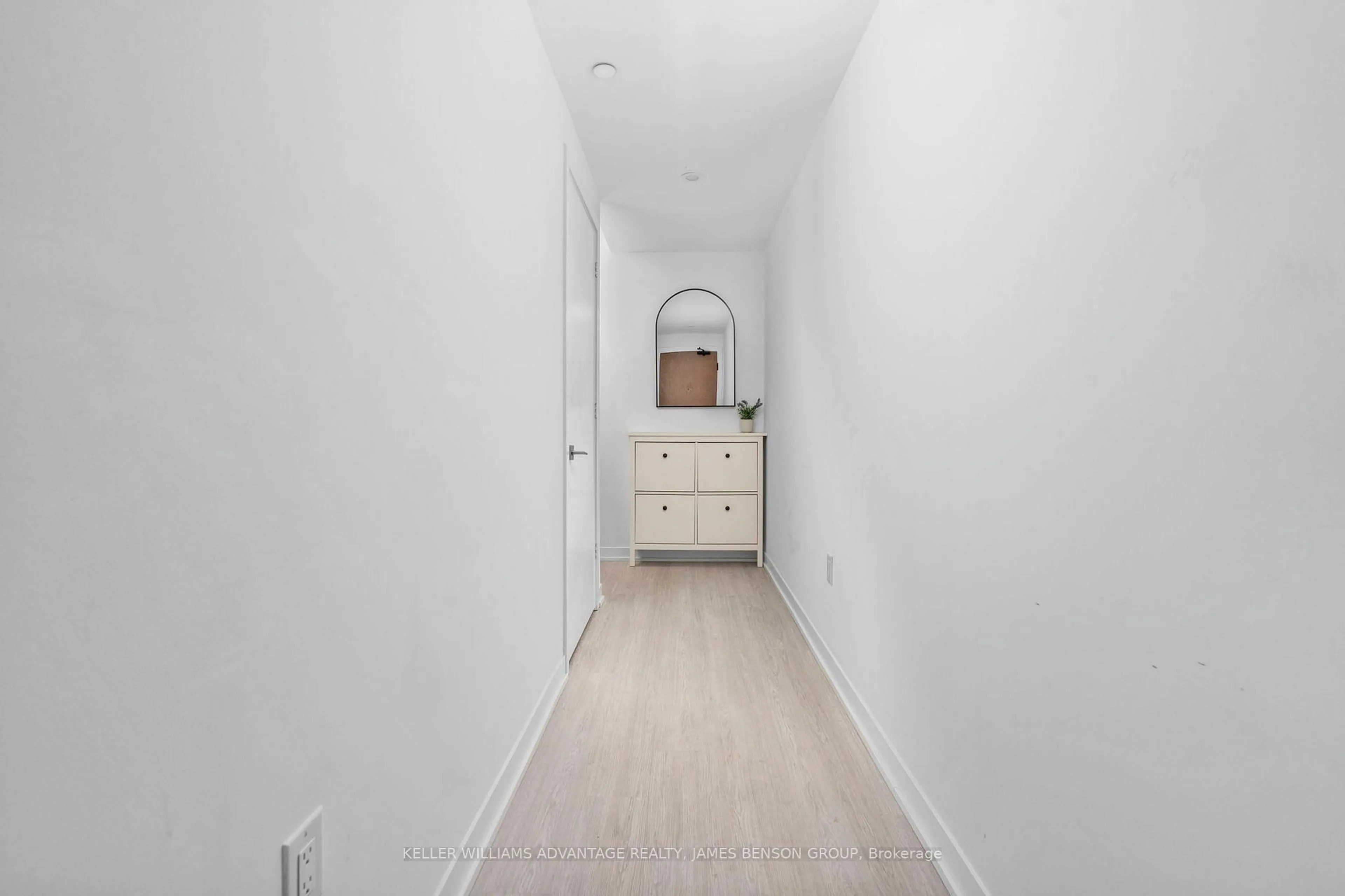 Unknown for 195 McCaul St #301, Toronto Ontario M5T 1W6