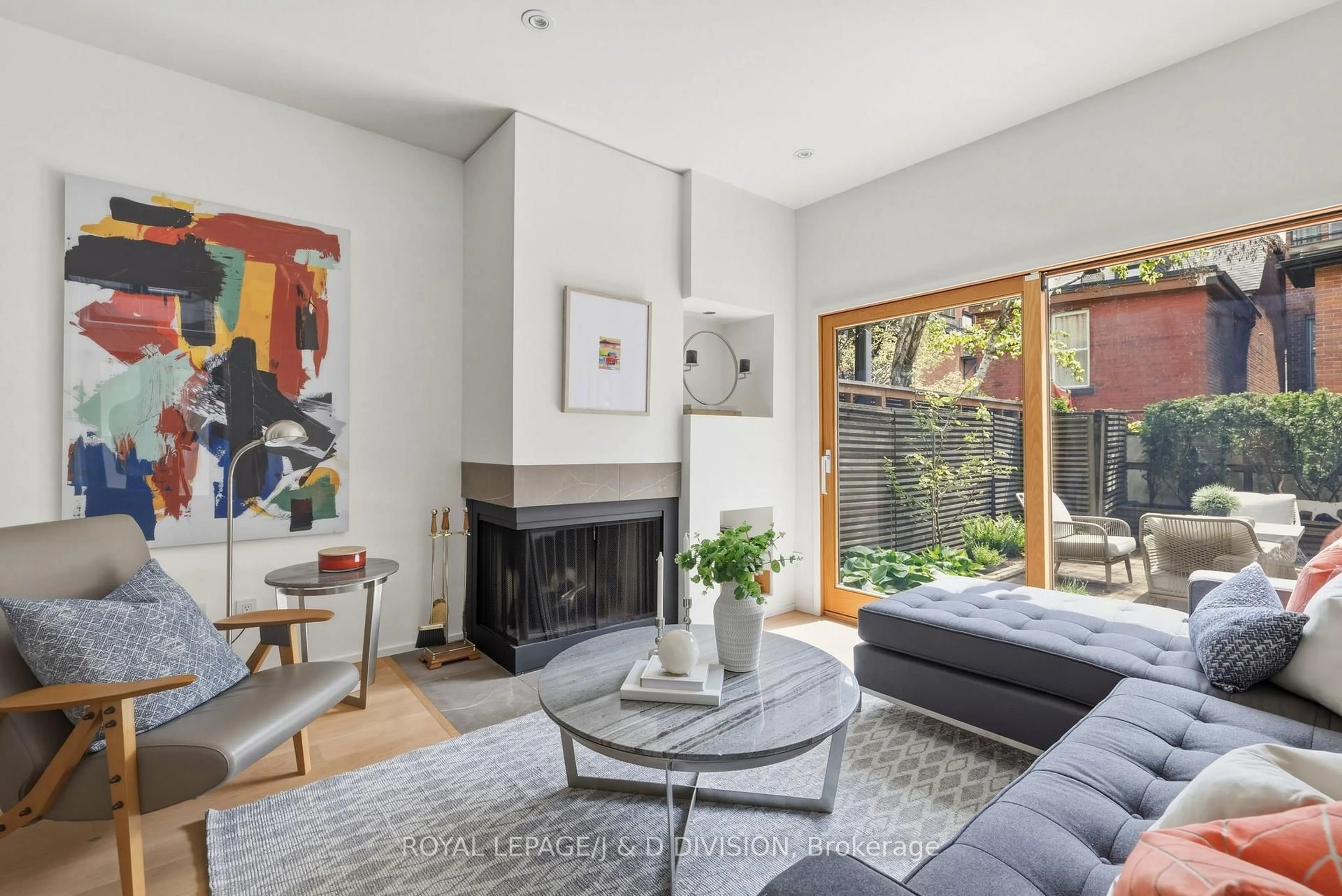 Living room with furniture, unknown for 11C Tranby Ave, Toronto Ontario M5R 1N4