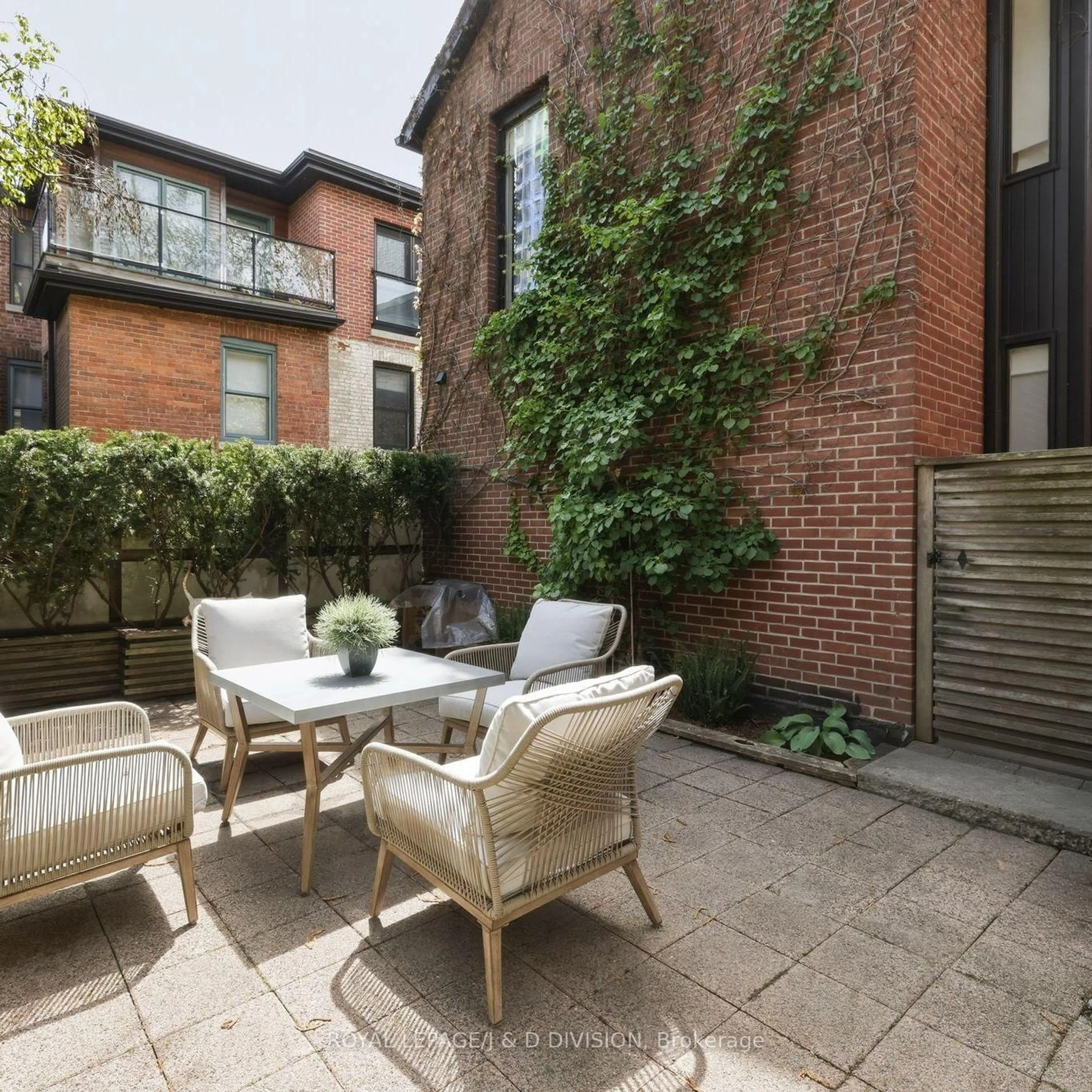 Patio, street for 11C Tranby Ave, Toronto Ontario M5R 1N4