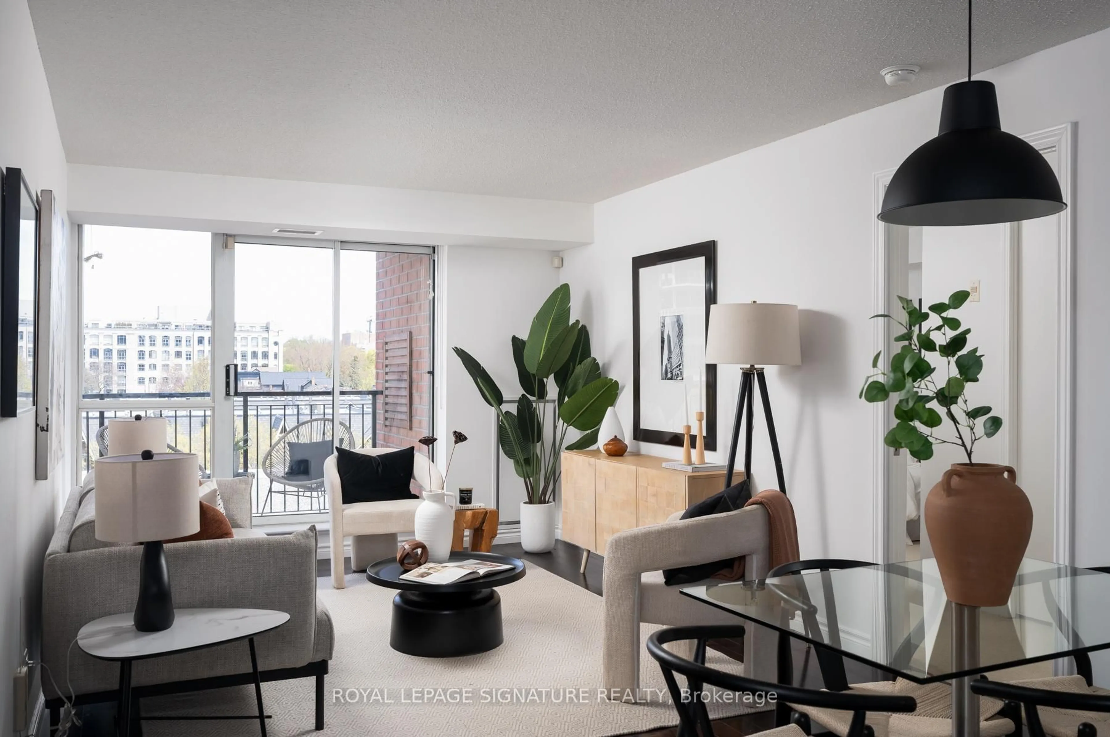 Living room with furniture, unknown for 1000 King St #621, Toronto Ontario M6K 3N1
