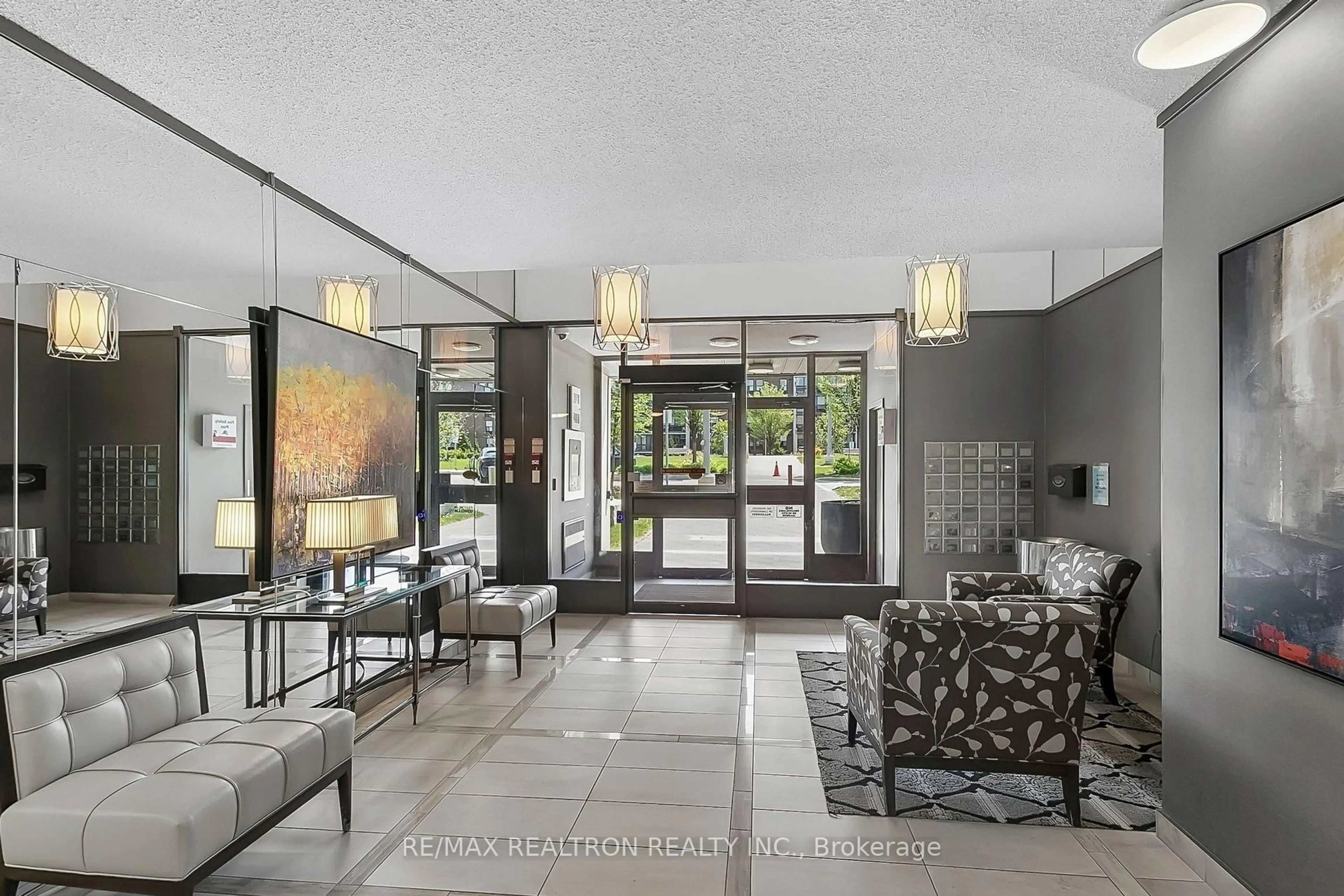 Lobby for 10 Fashion Roseway #306, Toronto Ontario M2N 6B6