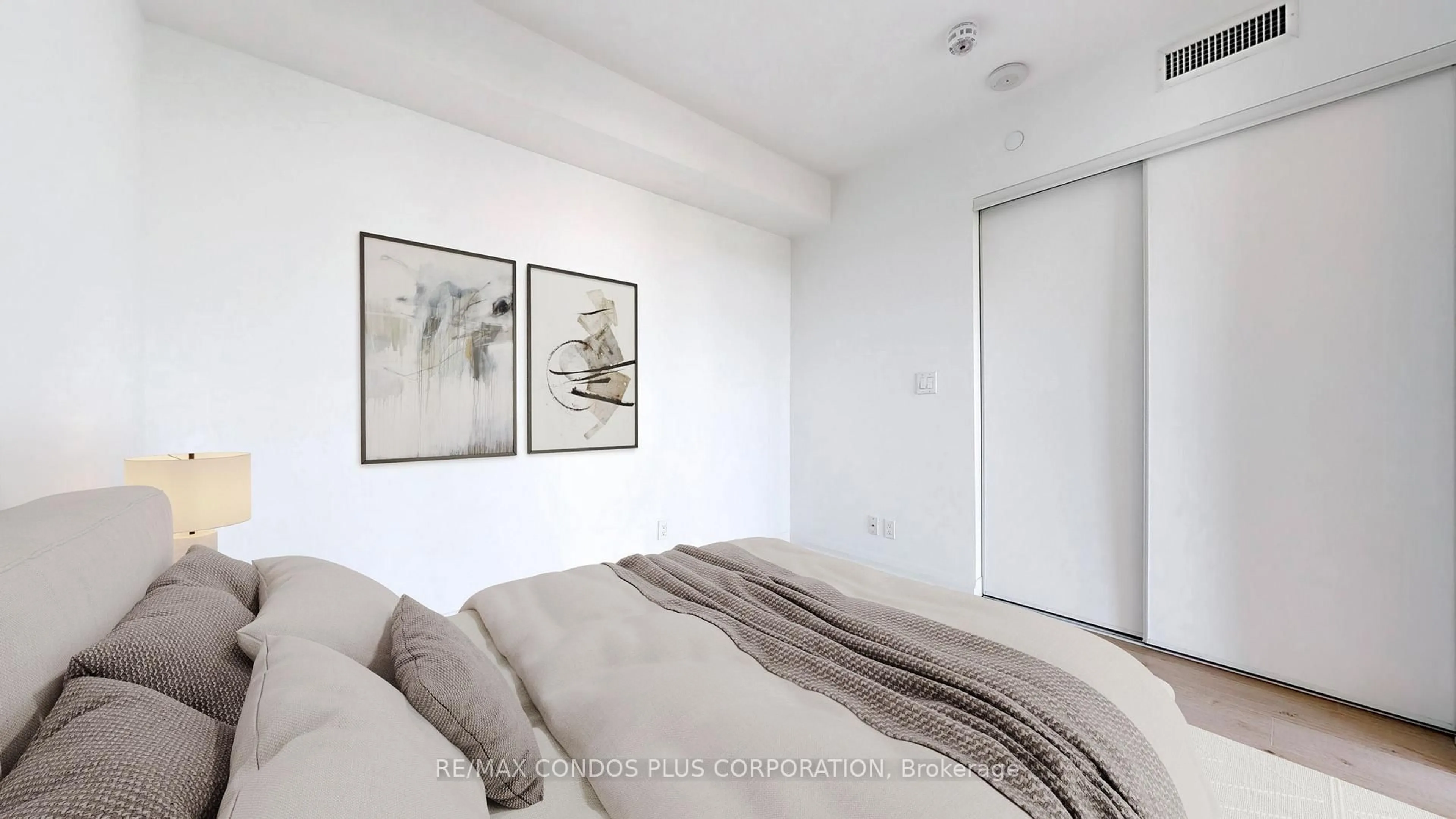Bedroom with bed, unknown for 99 Foxbar Rd #1406, Toronto Ontario M4V 0B2