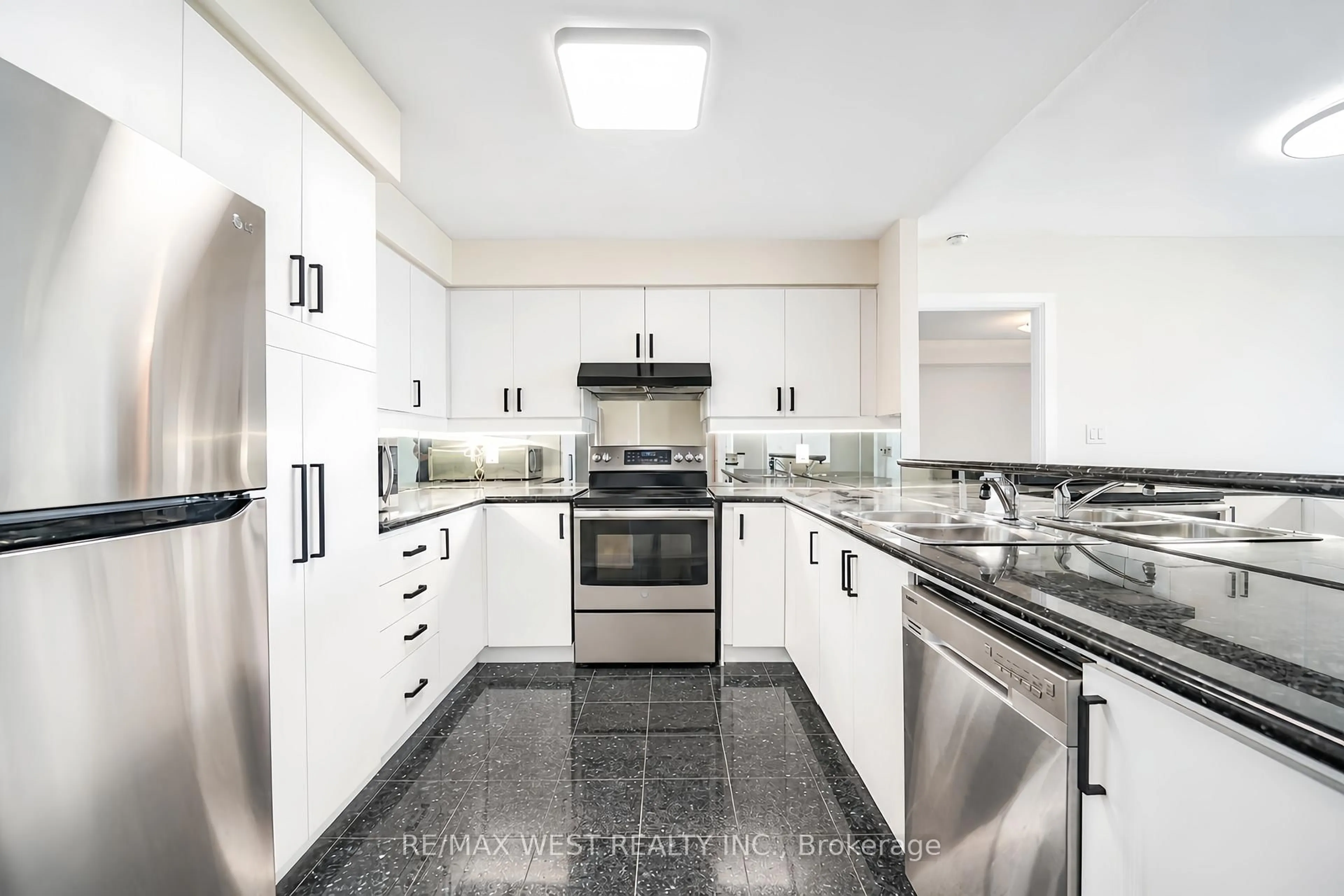 Contemporary kitchen, ceramic/tile floor for 23 Lorraine Dr #2105, Toronto Ontario M2N 6Z6