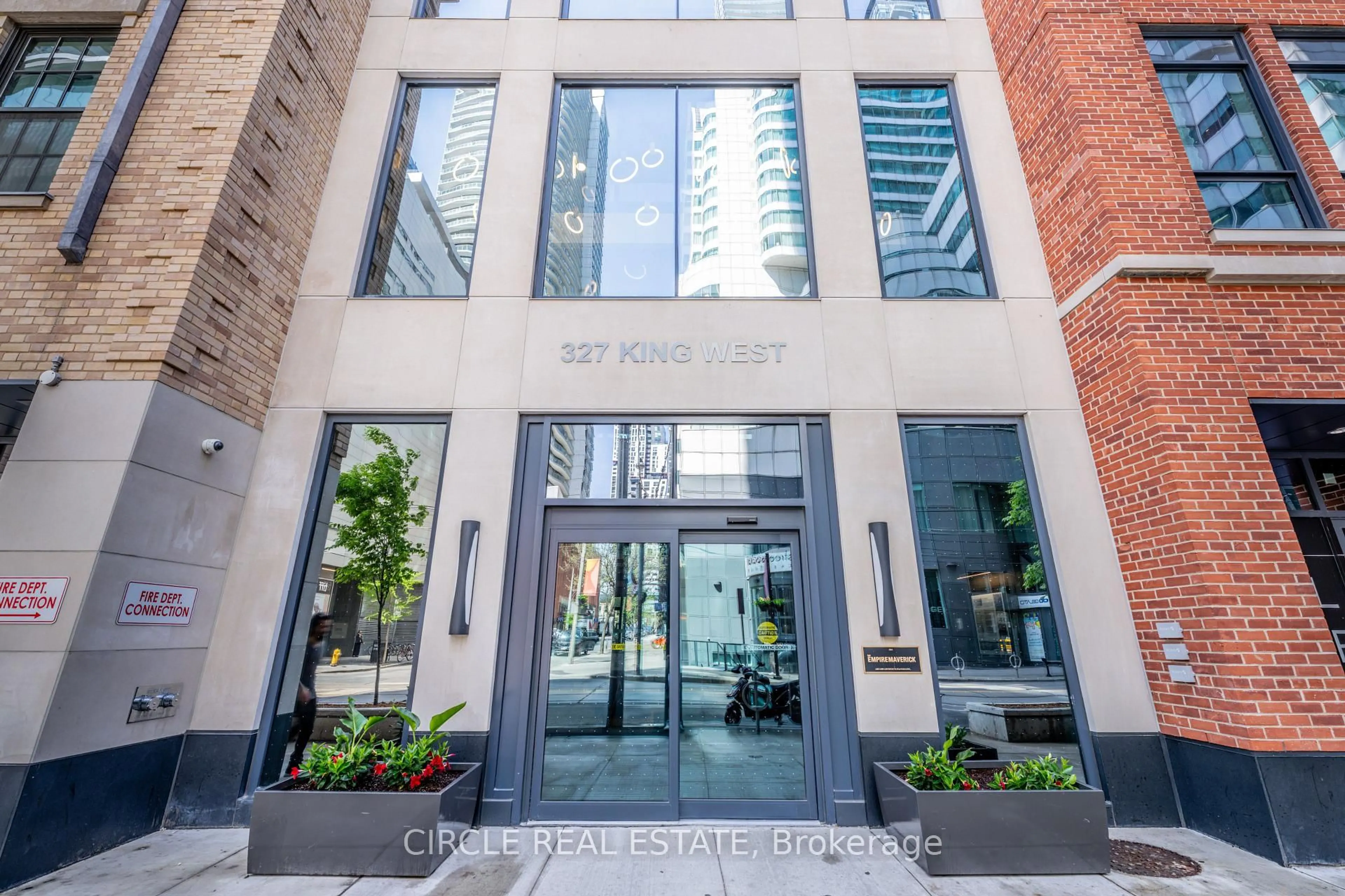 Unknown for 327 King St #2705, Toronto Ontario M5V 0W7