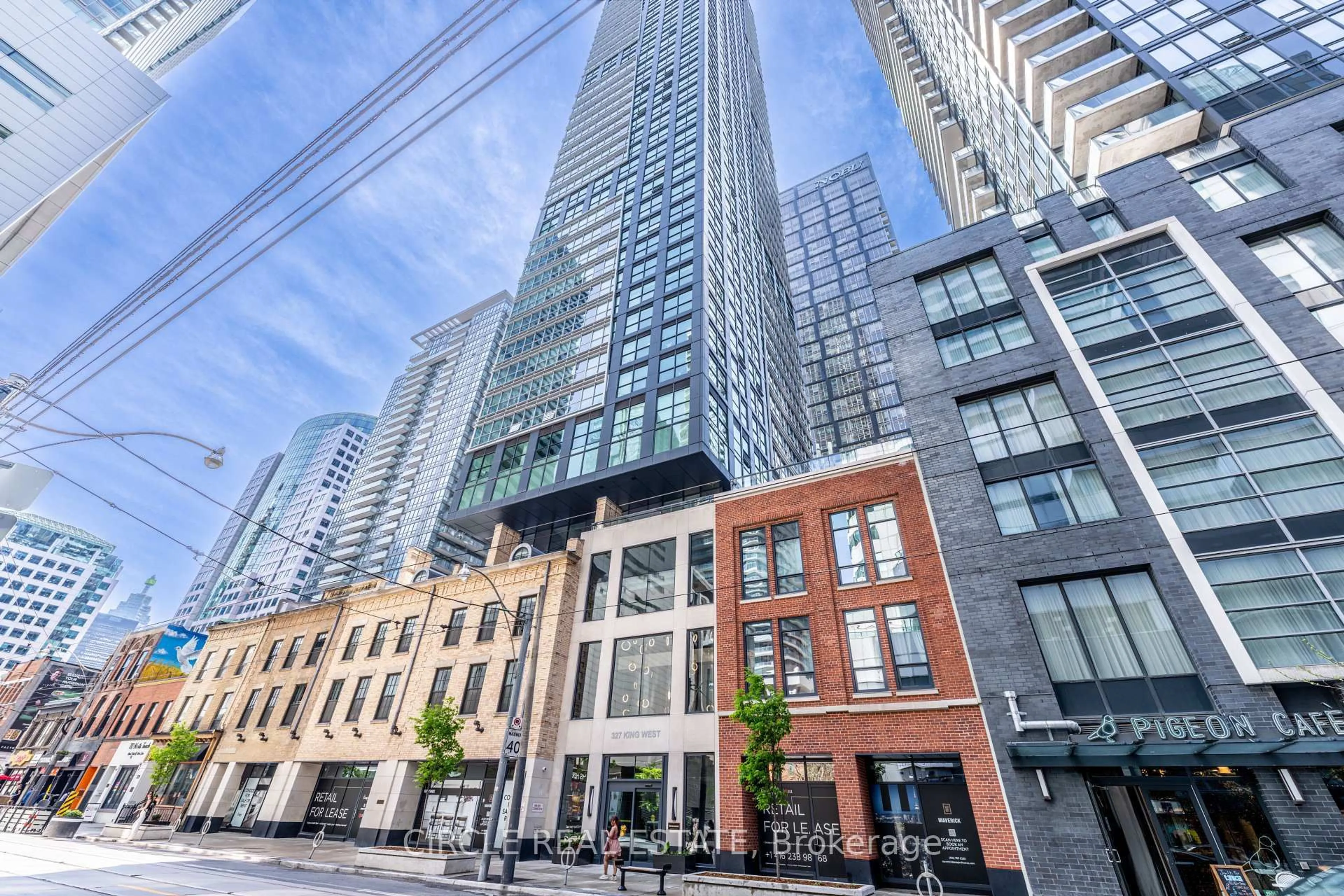 Patio, unknown for 327 King St #2705, Toronto Ontario M5V 0W7