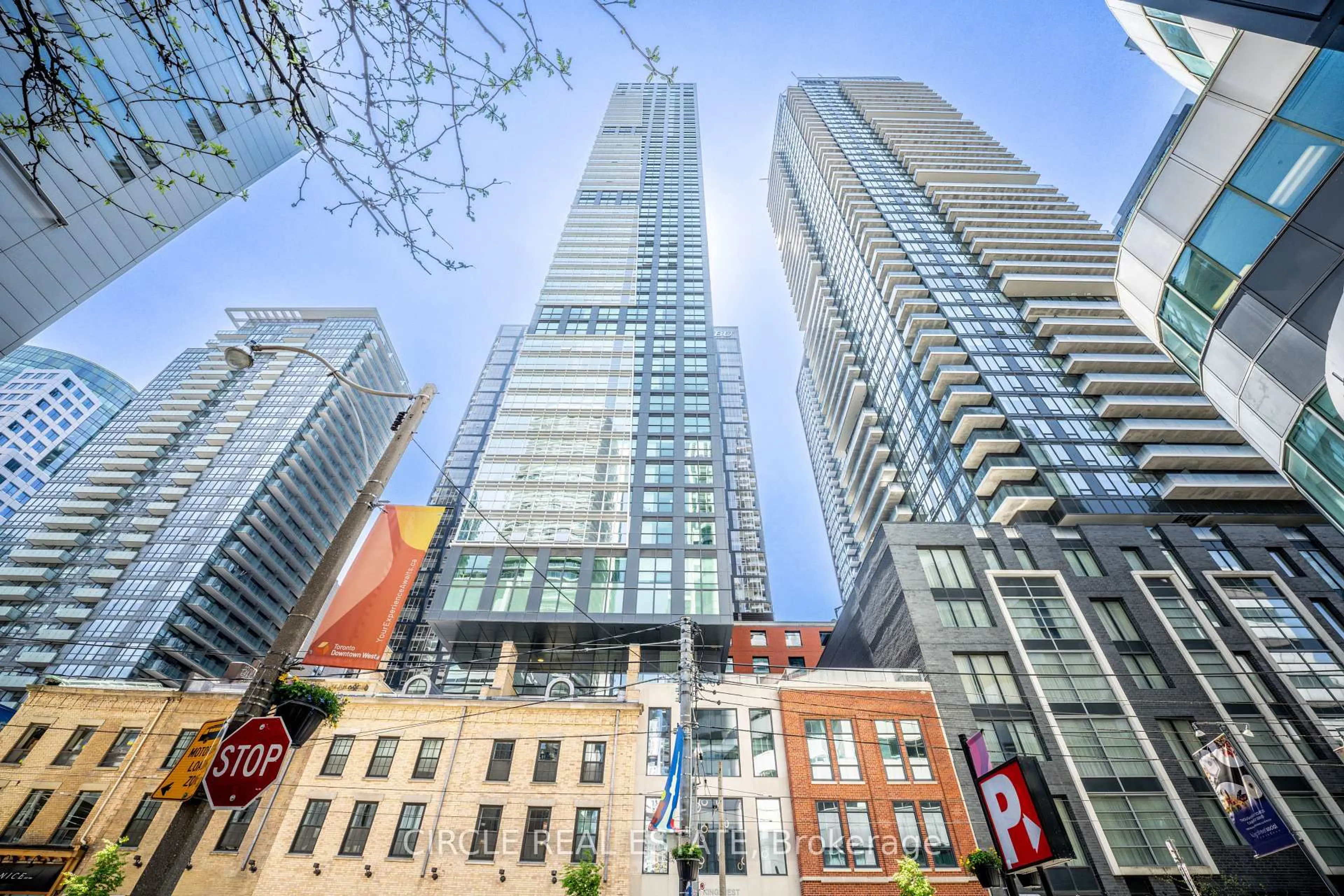 Unknown for 327 King St #2705, Toronto Ontario M5V 0W7