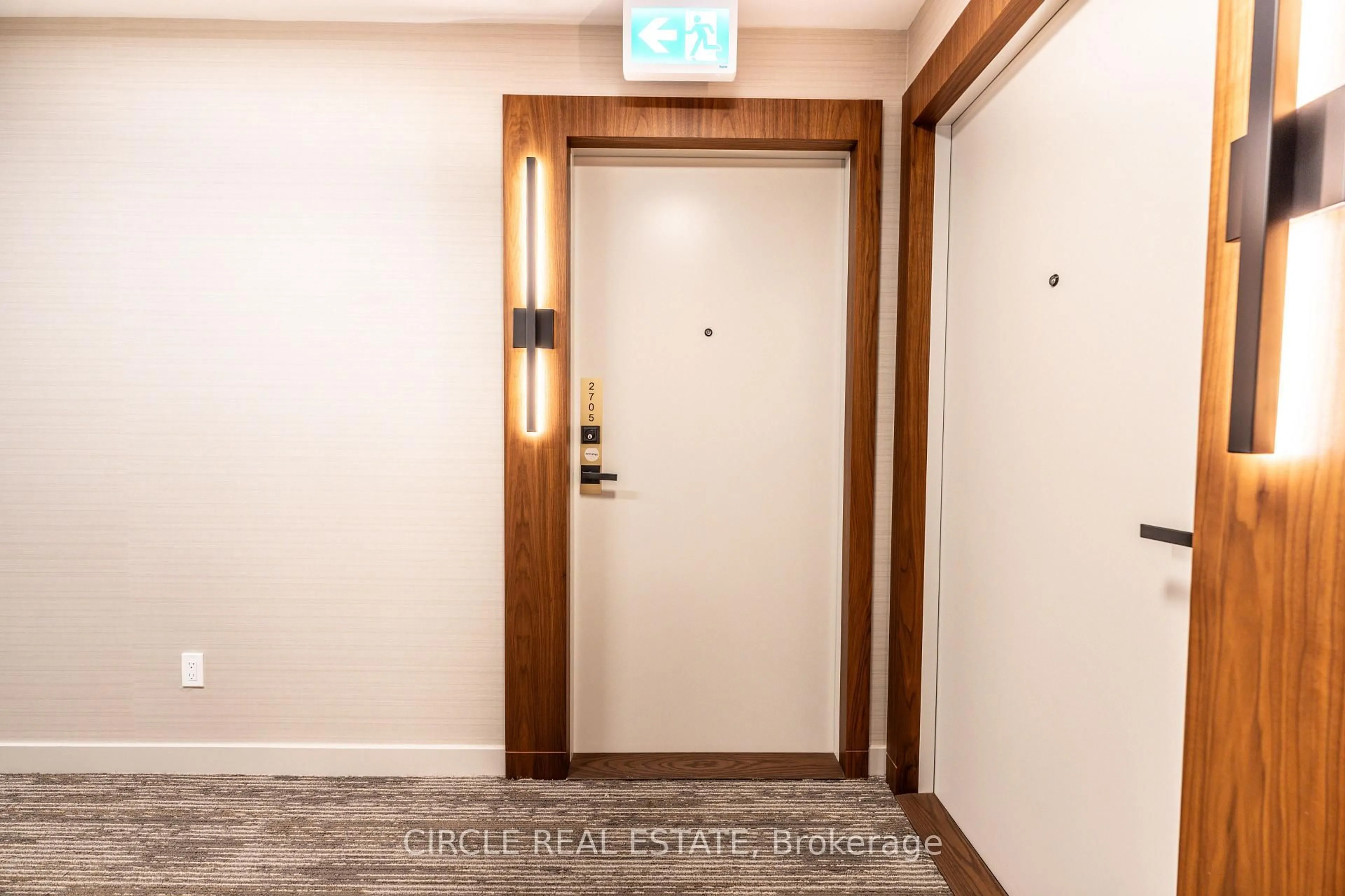 Indoor entryway for 327 King St #2705, Toronto Ontario M5V 0W7